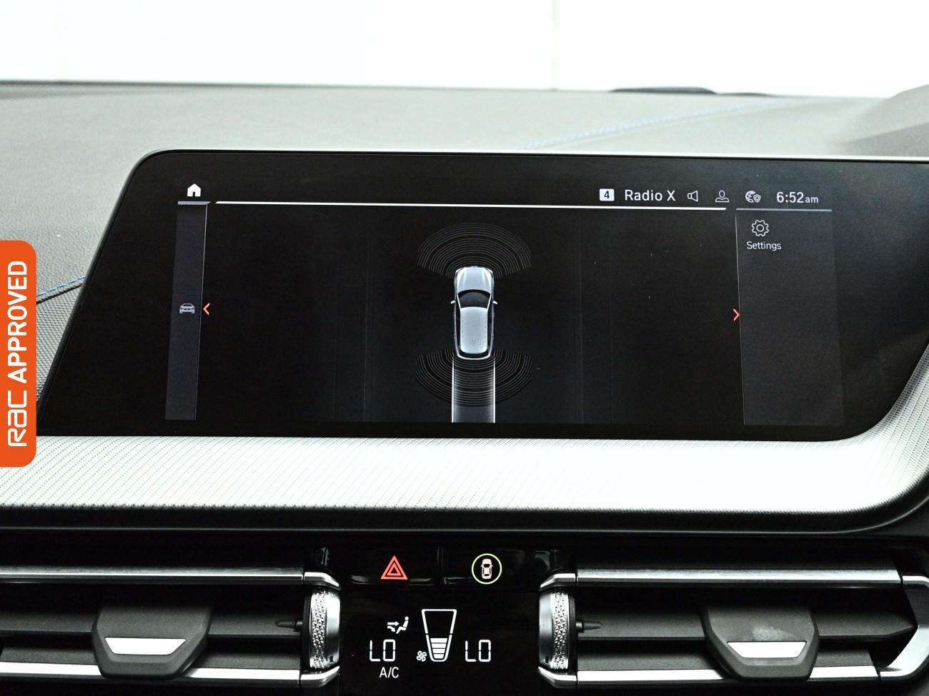 BMW 1 Series view 16