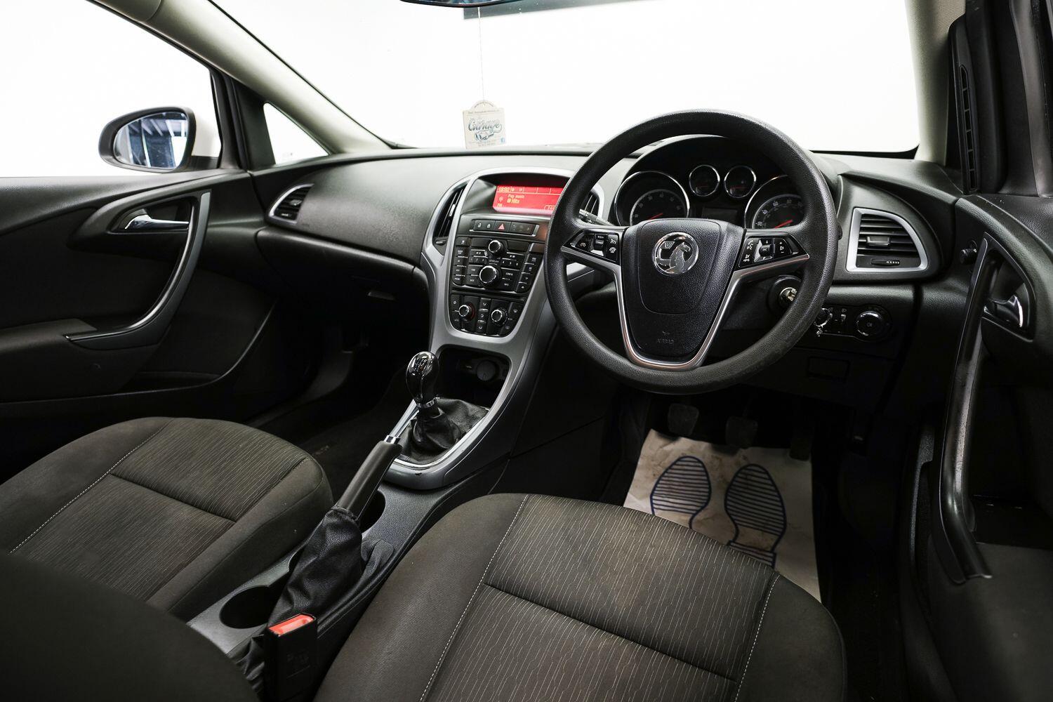 Vauxhall Astra view 6