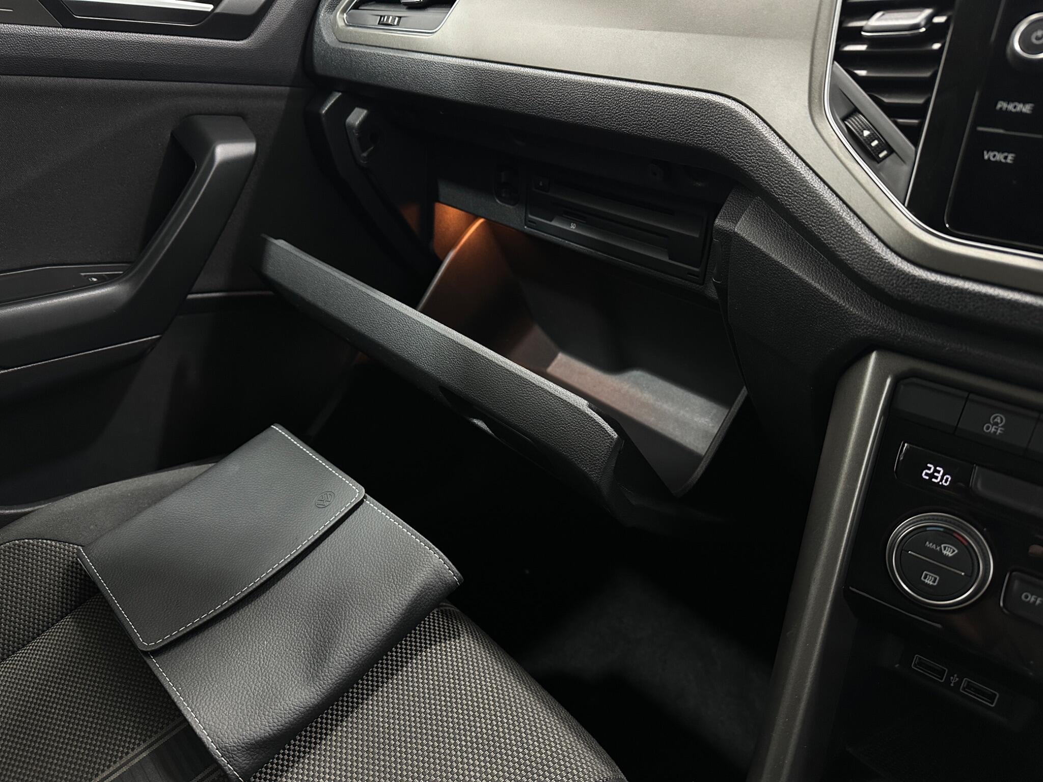 Volkswagen T-Roc view 27