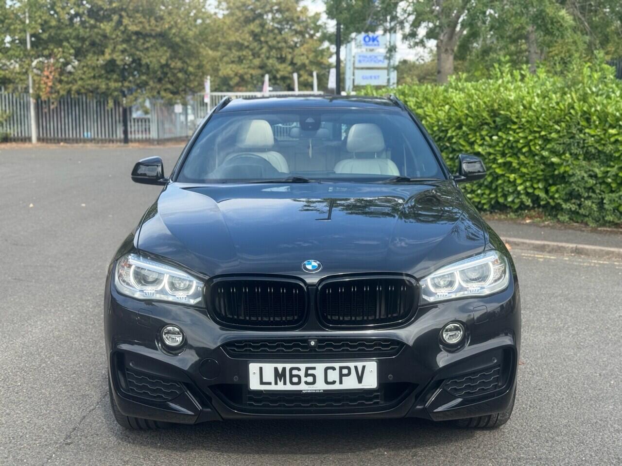 BMW X6 view 2