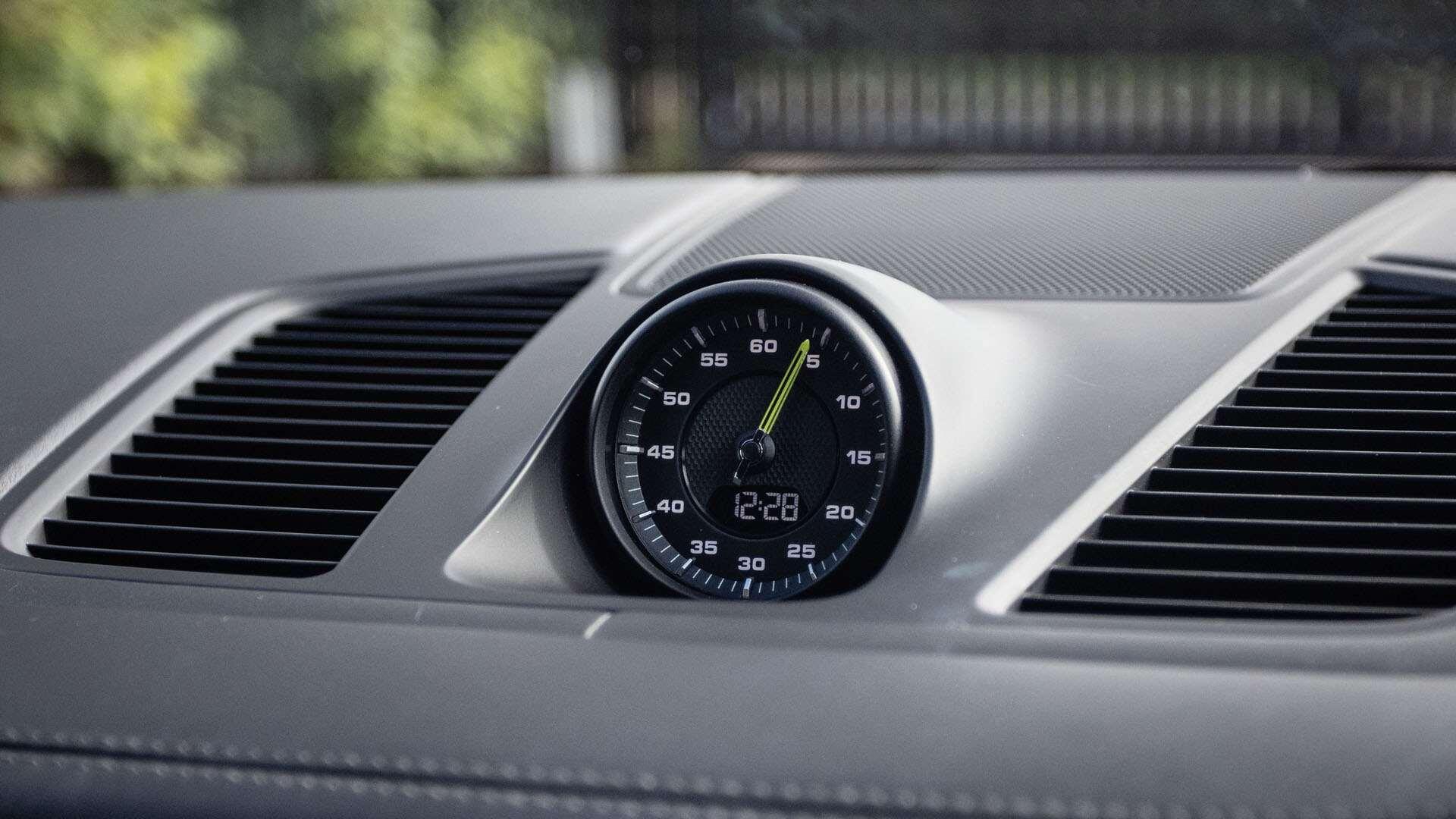 Porsche Cayenne view 18