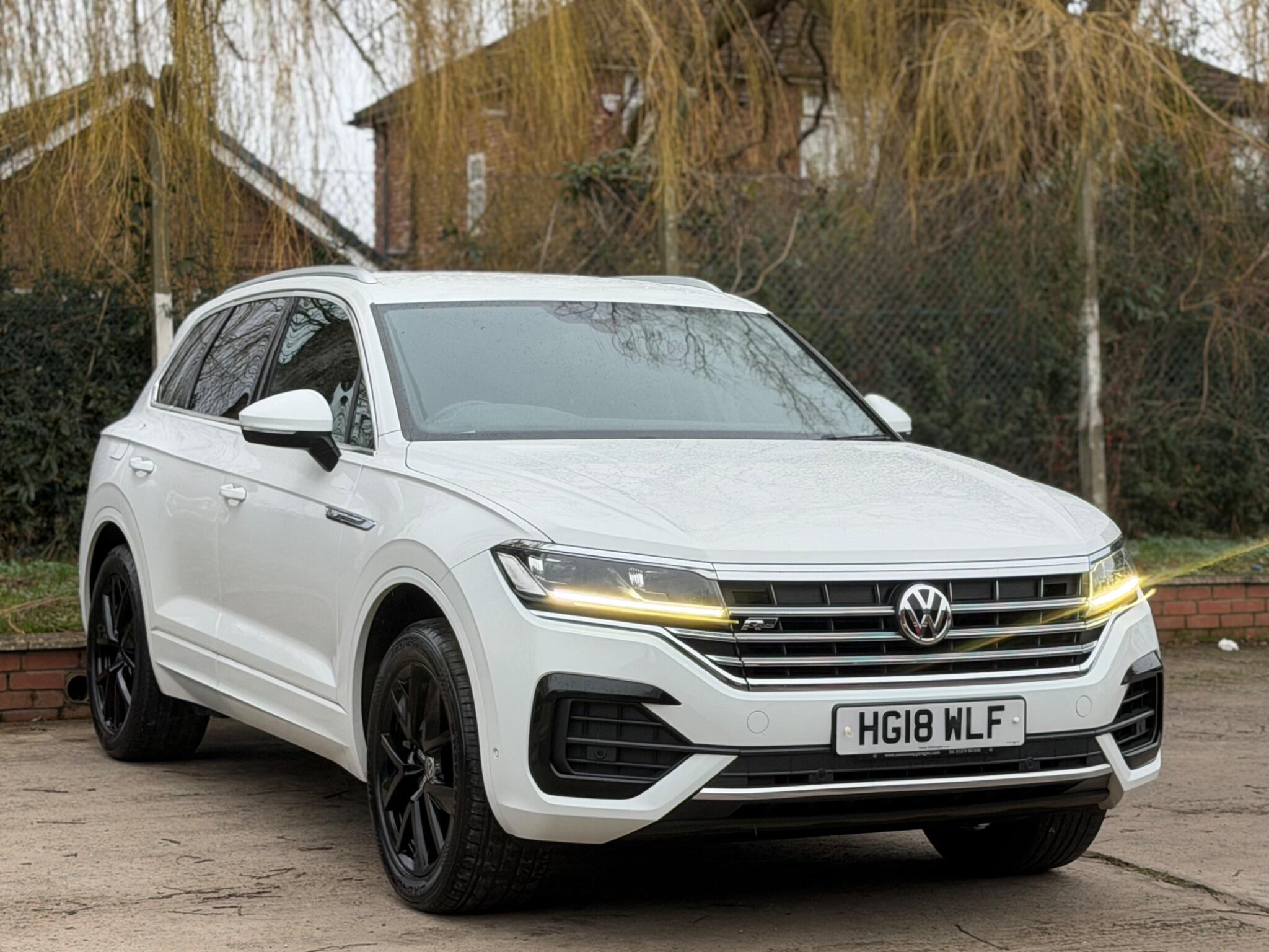 Volkswagen Touareg view 7