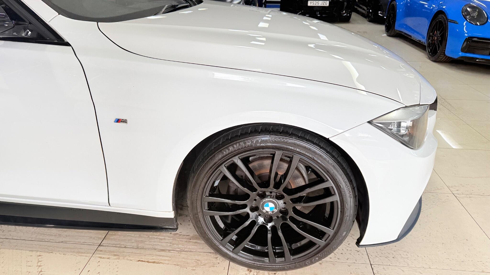 BMW 3 Series view 40
