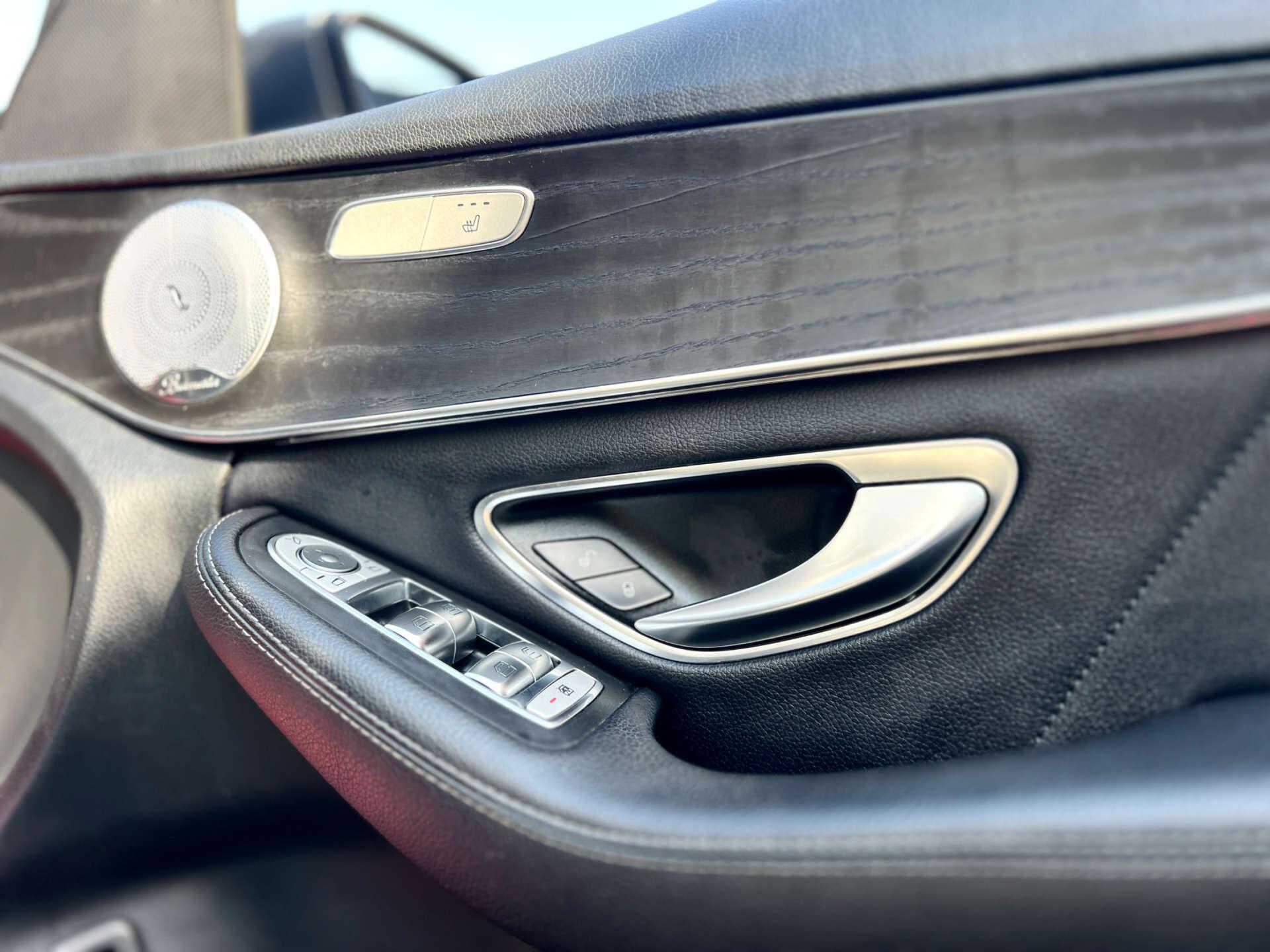 Mercedes-Benz C Class view 18