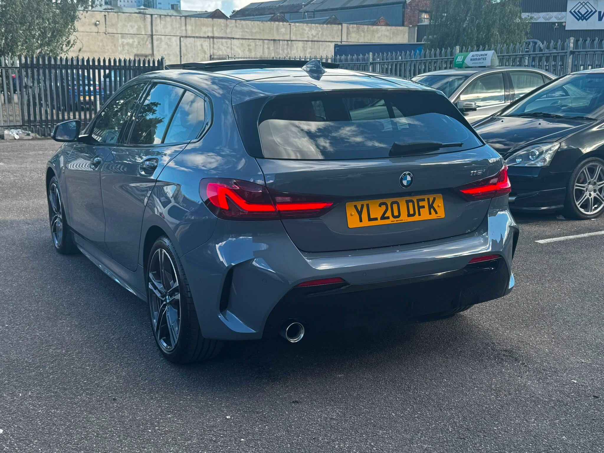 BMW 1 Series view 4