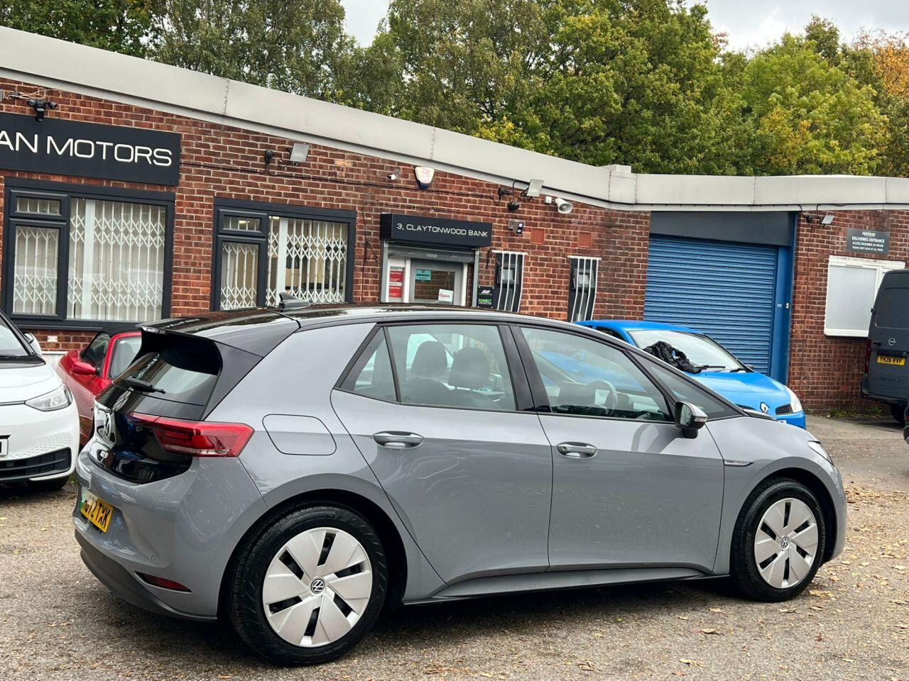 Volkswagen ID.3 view 11
