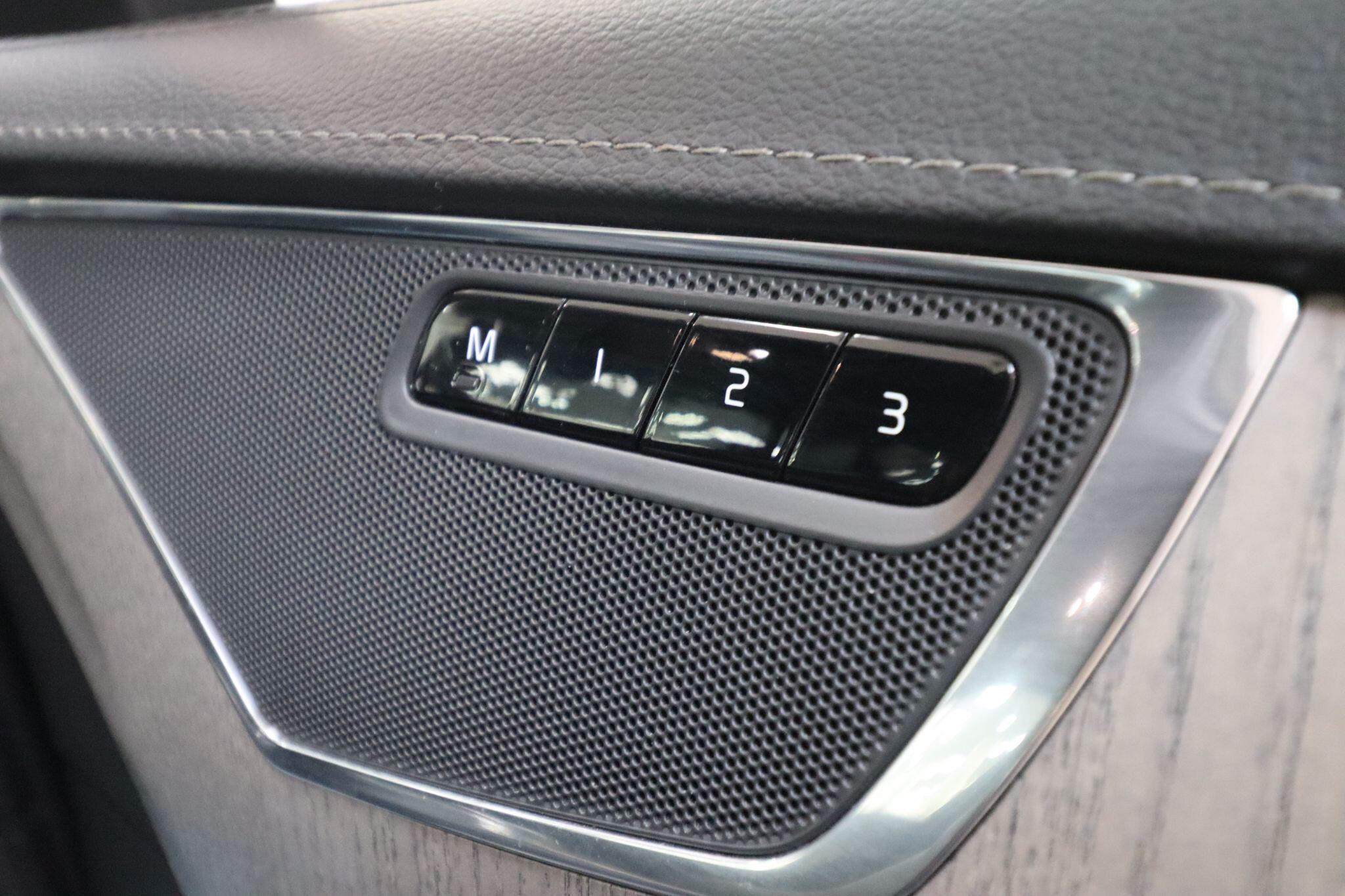 Volvo XC90 view 19