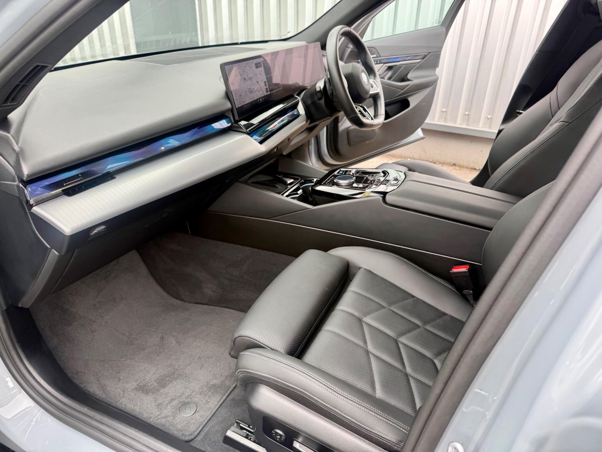 BMW I5 view 27