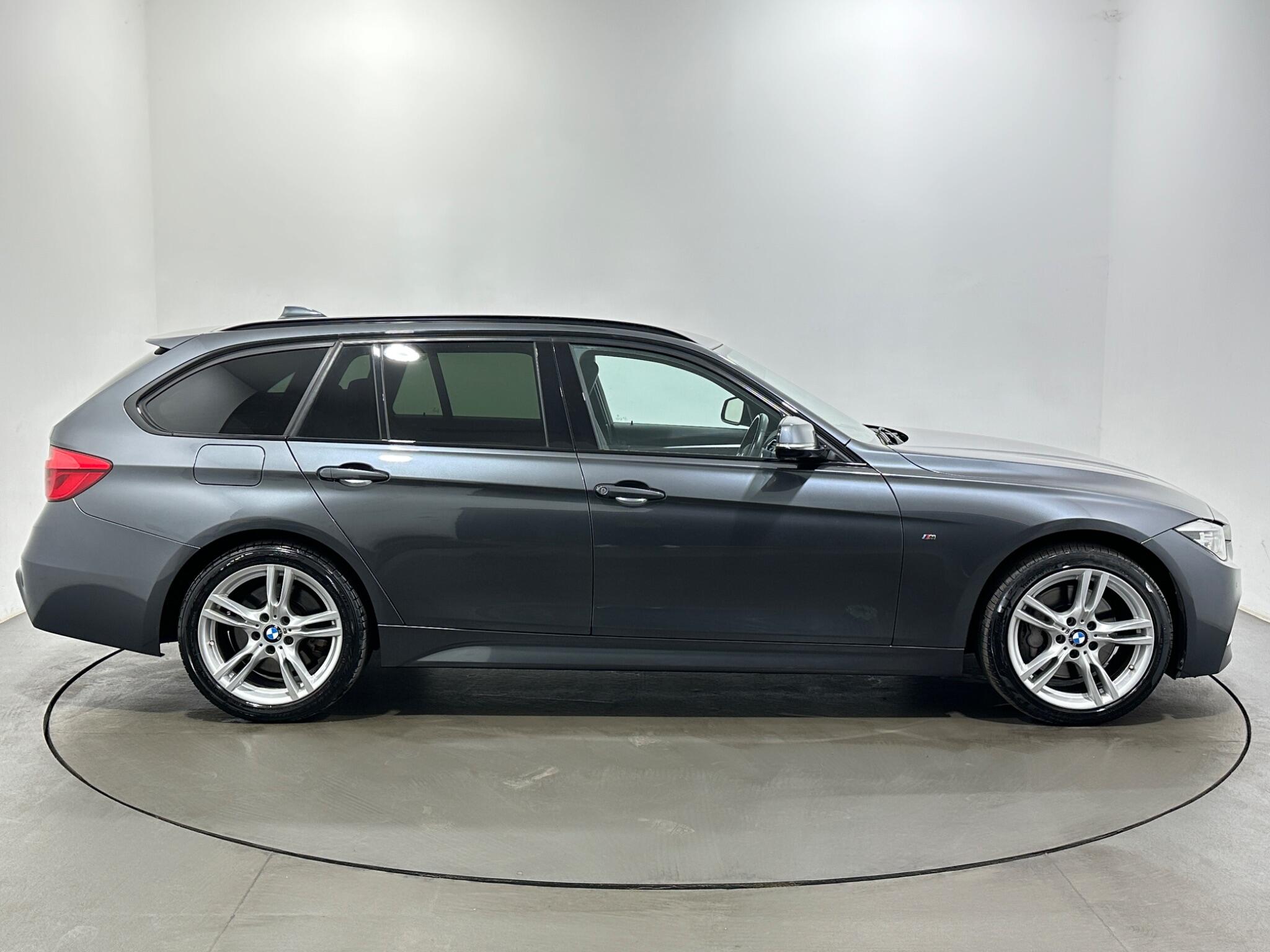 BMW 3 Series view 9