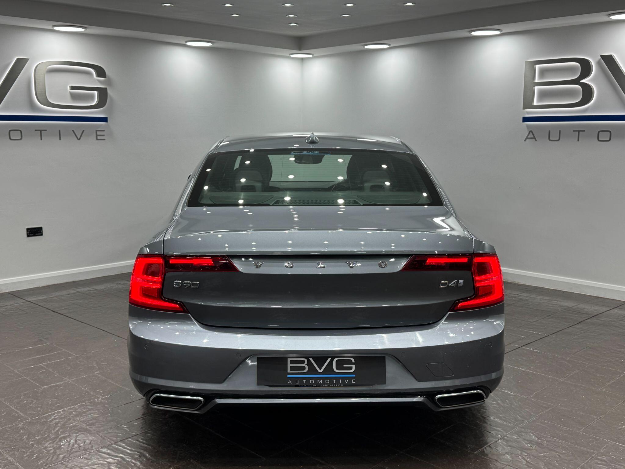 Volvo S90 view 10