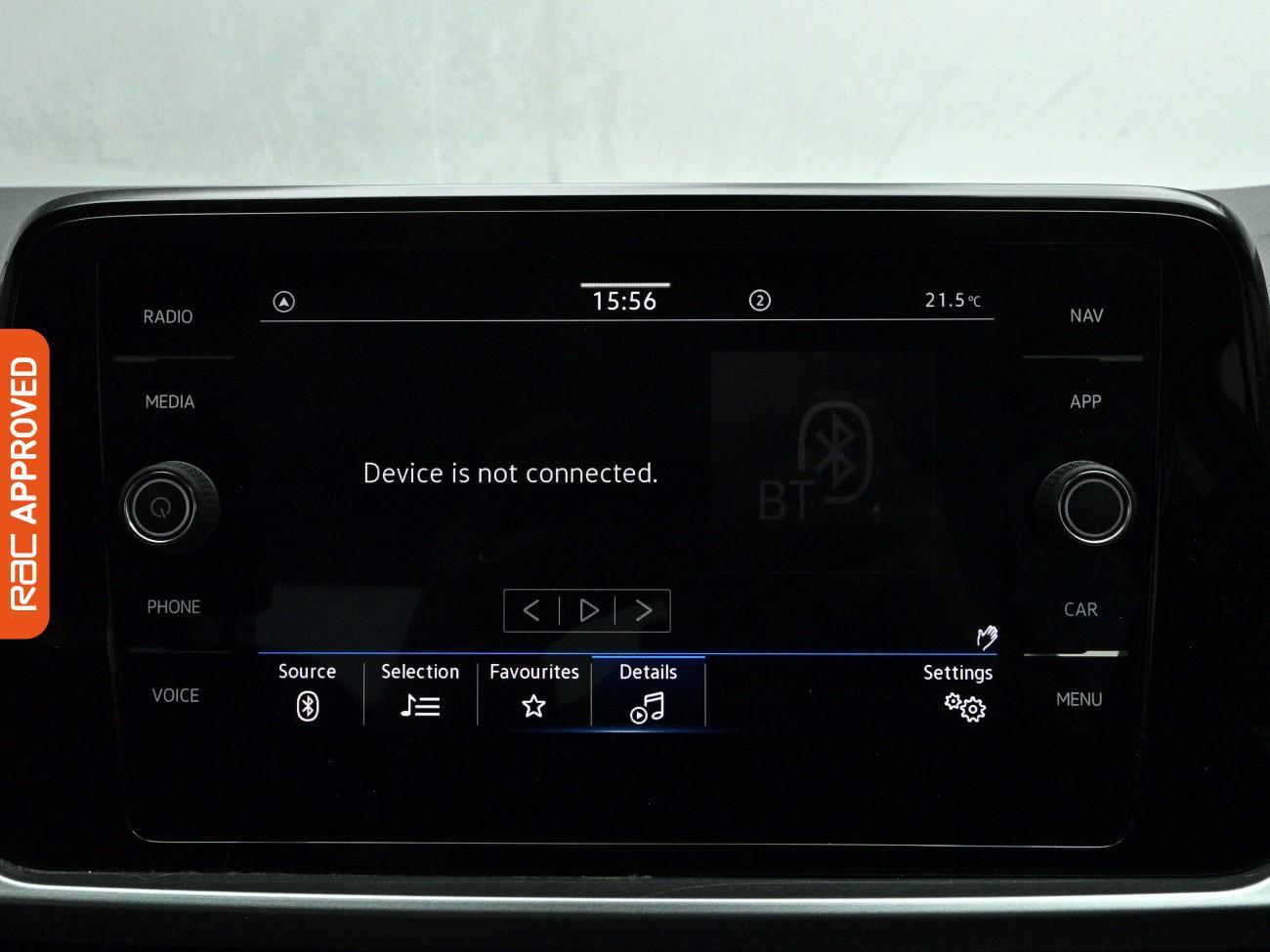 Volkswagen T-Roc view 16