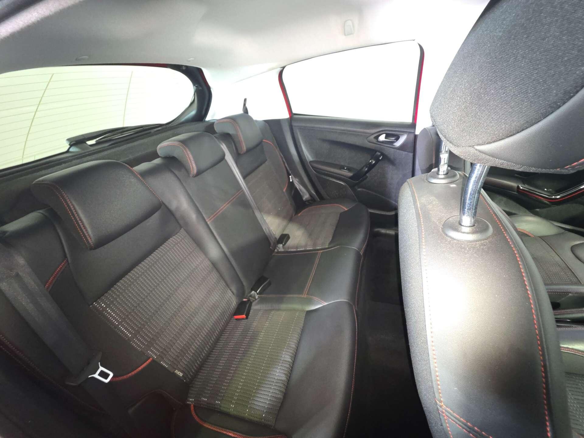 Peugeot 208 view 38