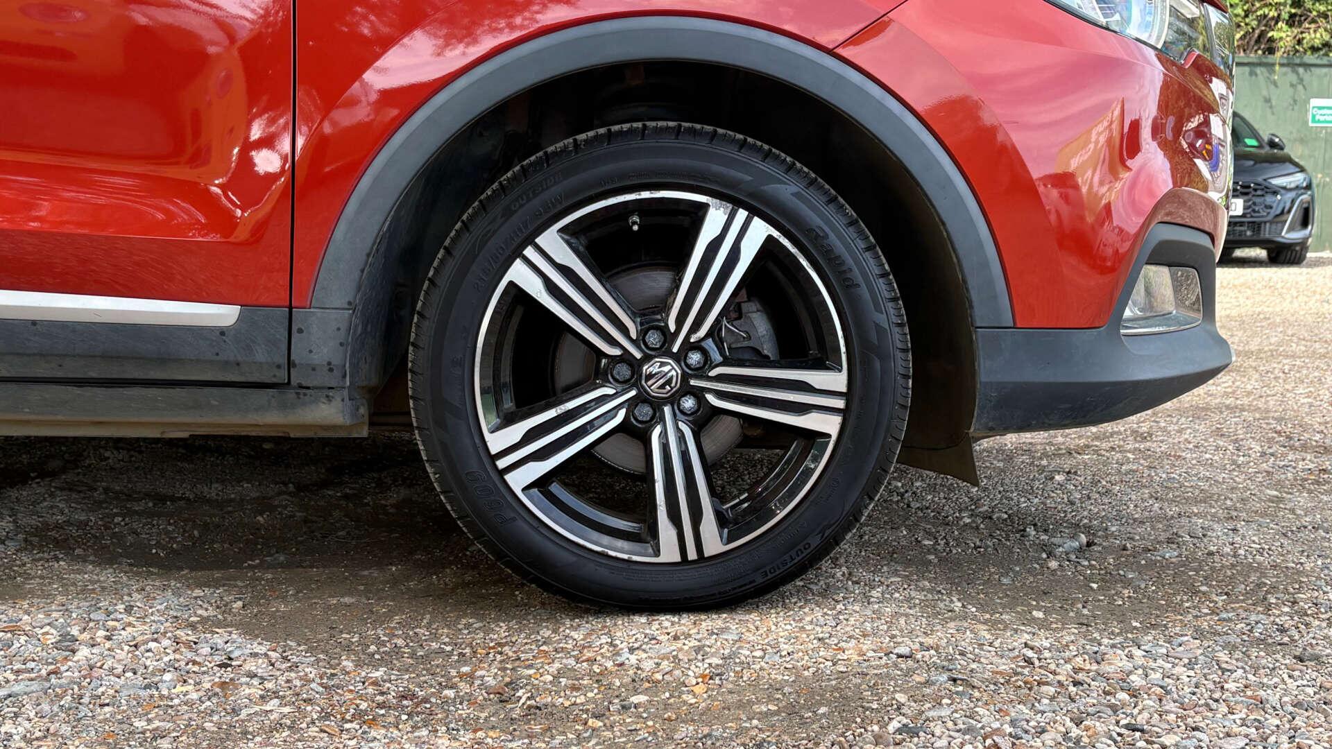 MG ZS view 38