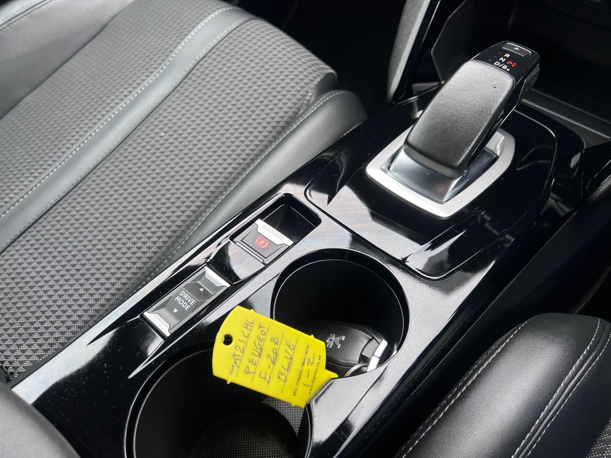 Peugeot E-208 view 27