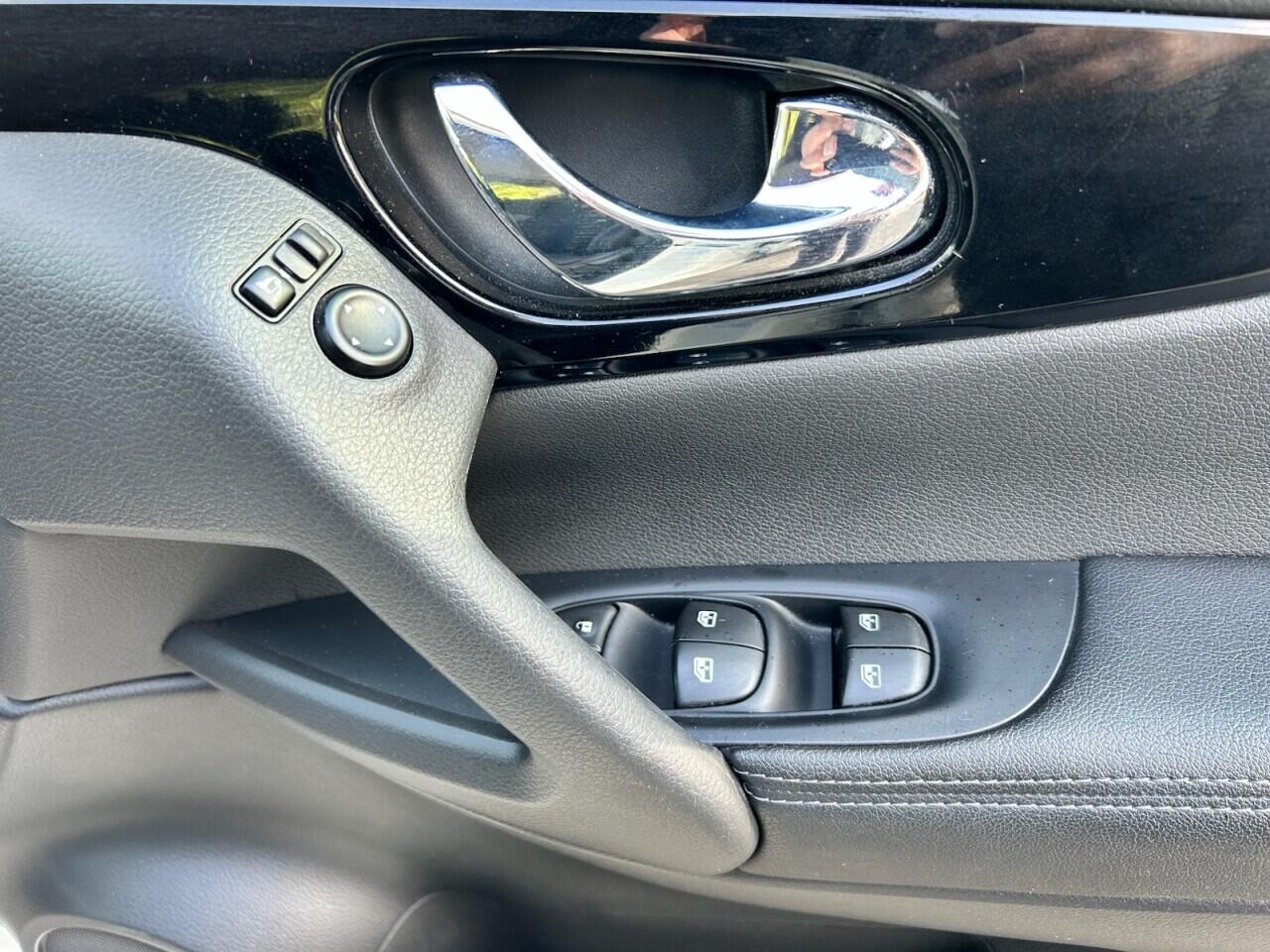 Nissan Qashqai view 24