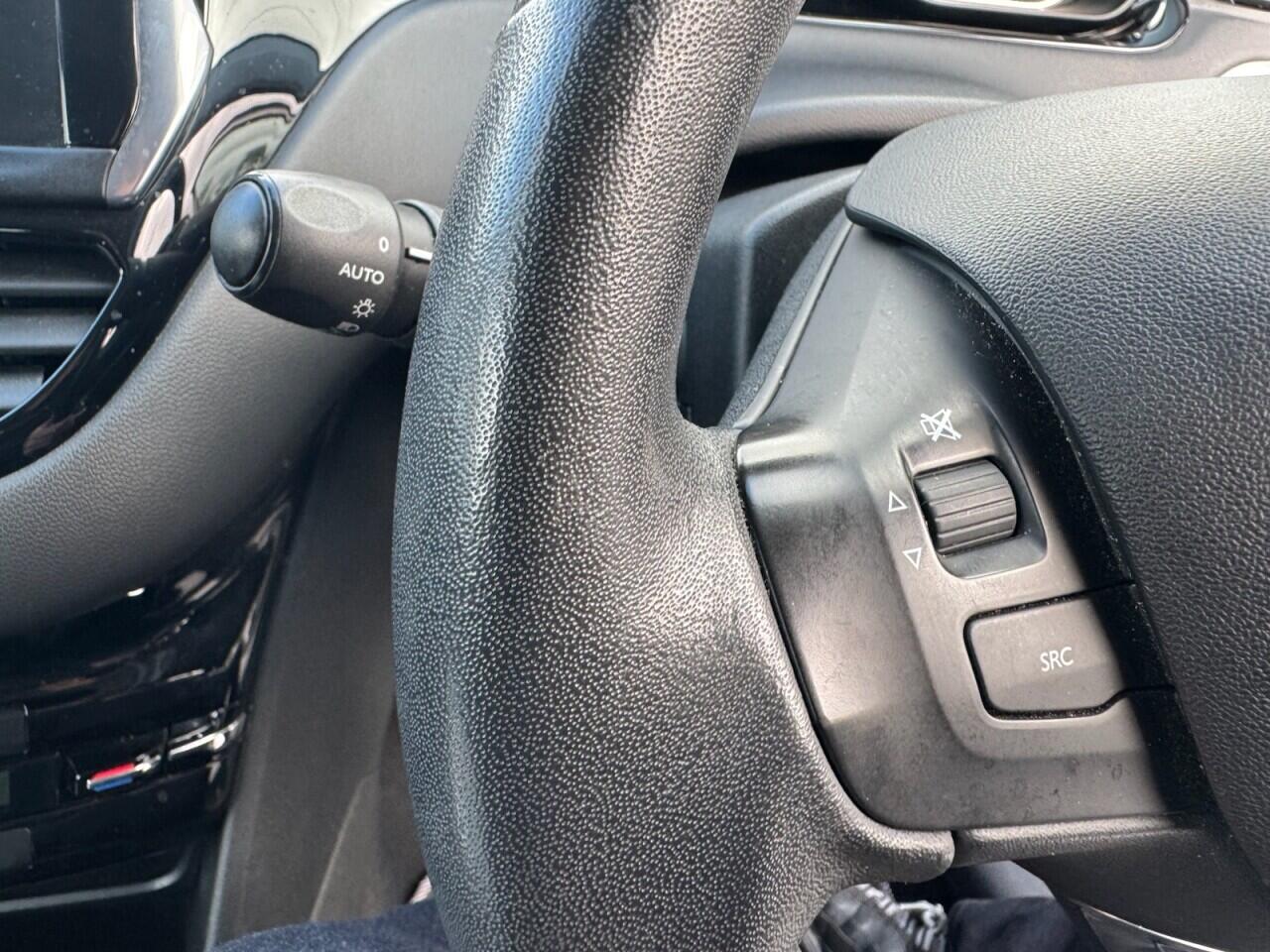 Peugeot 208 view 59