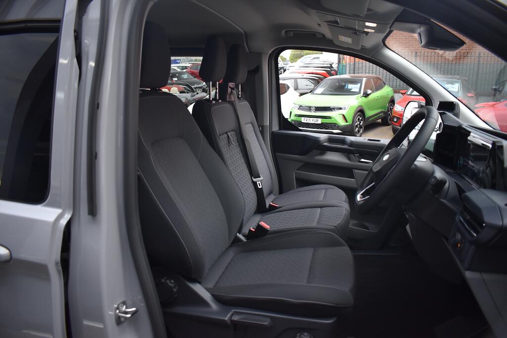 Ford Transit Custom view 9