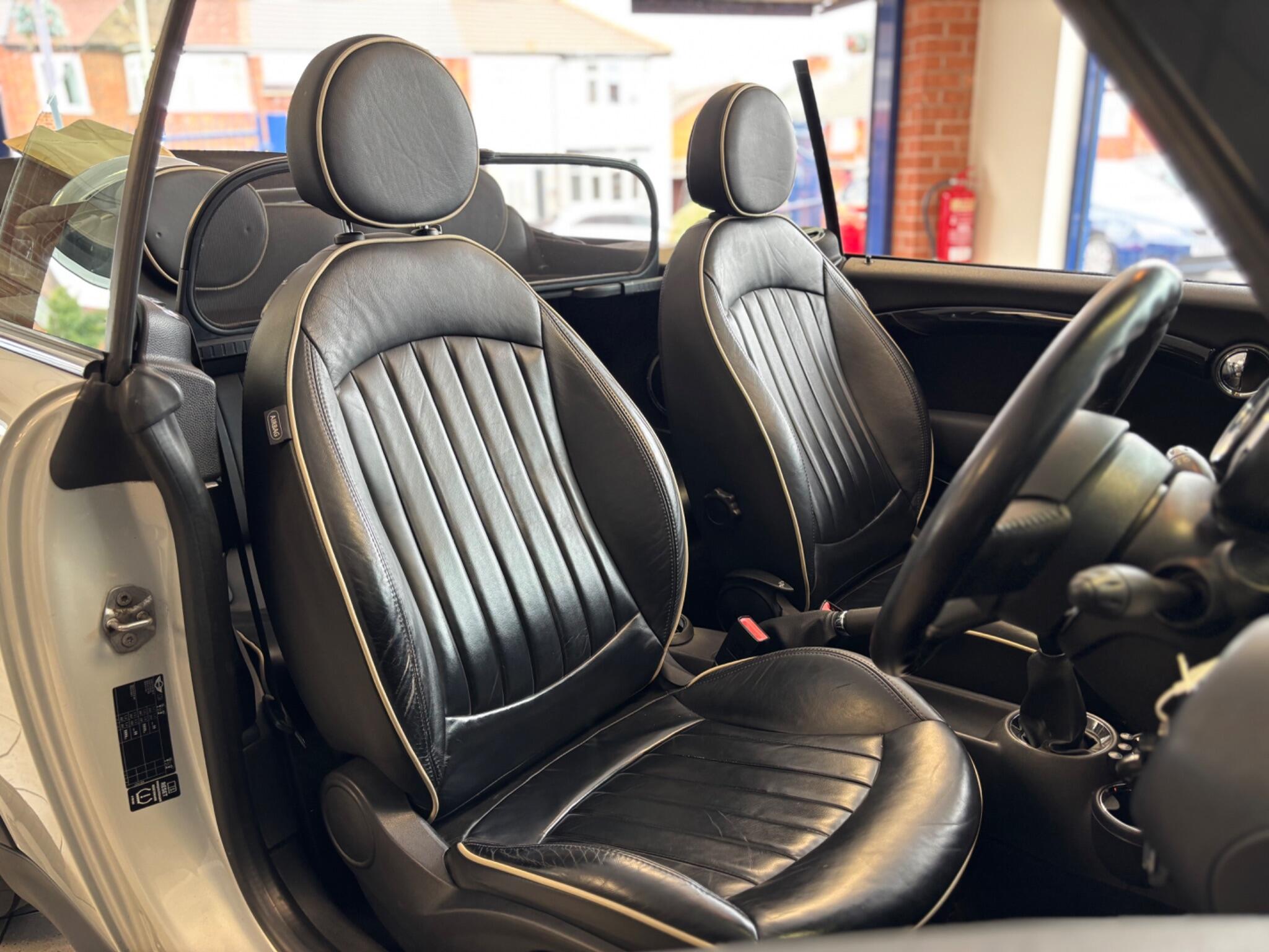 Mini Convertible view 15