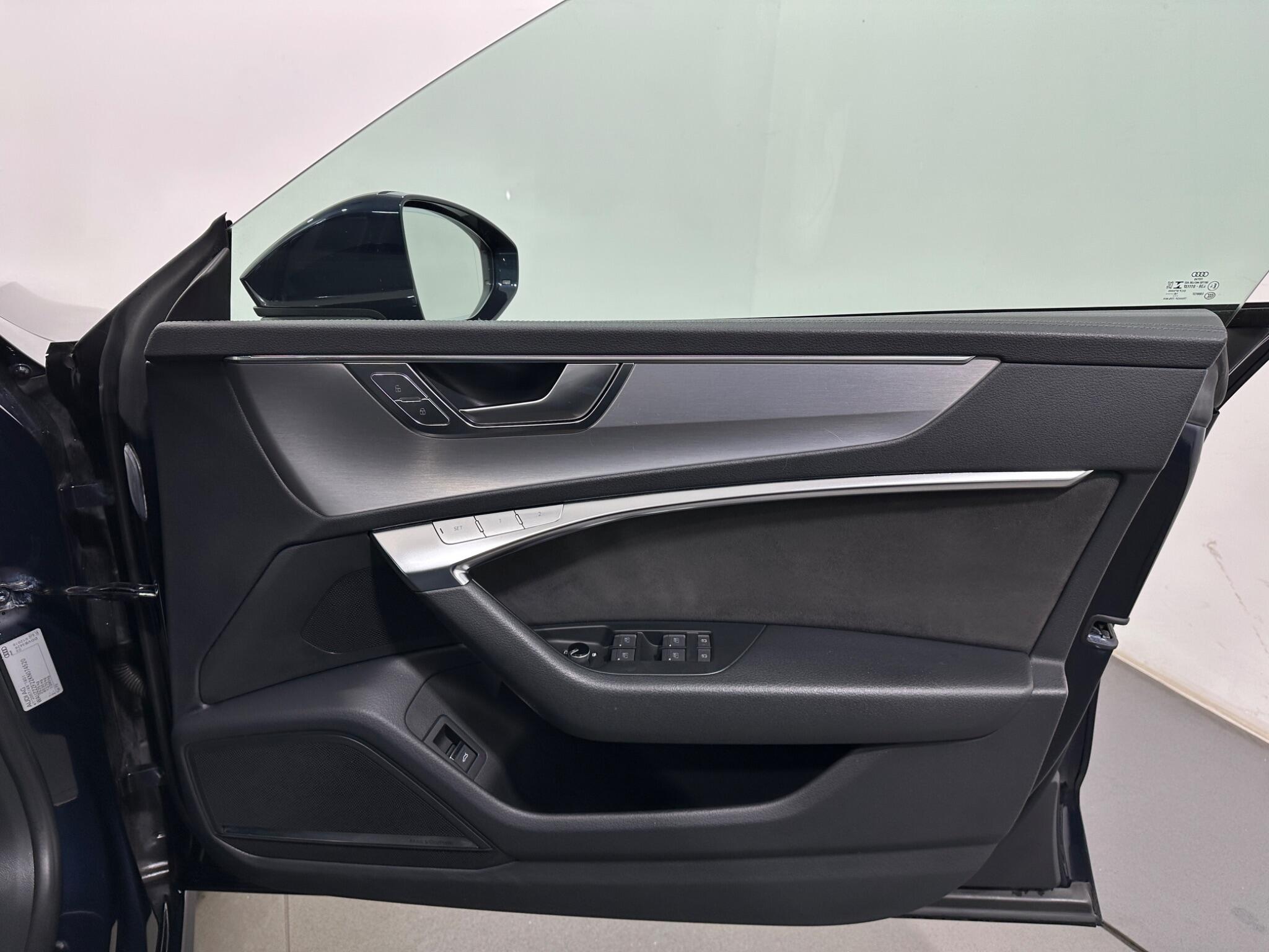 Audi A7 view 34