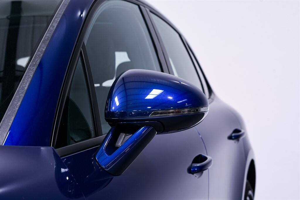 Porsche Macan view 9