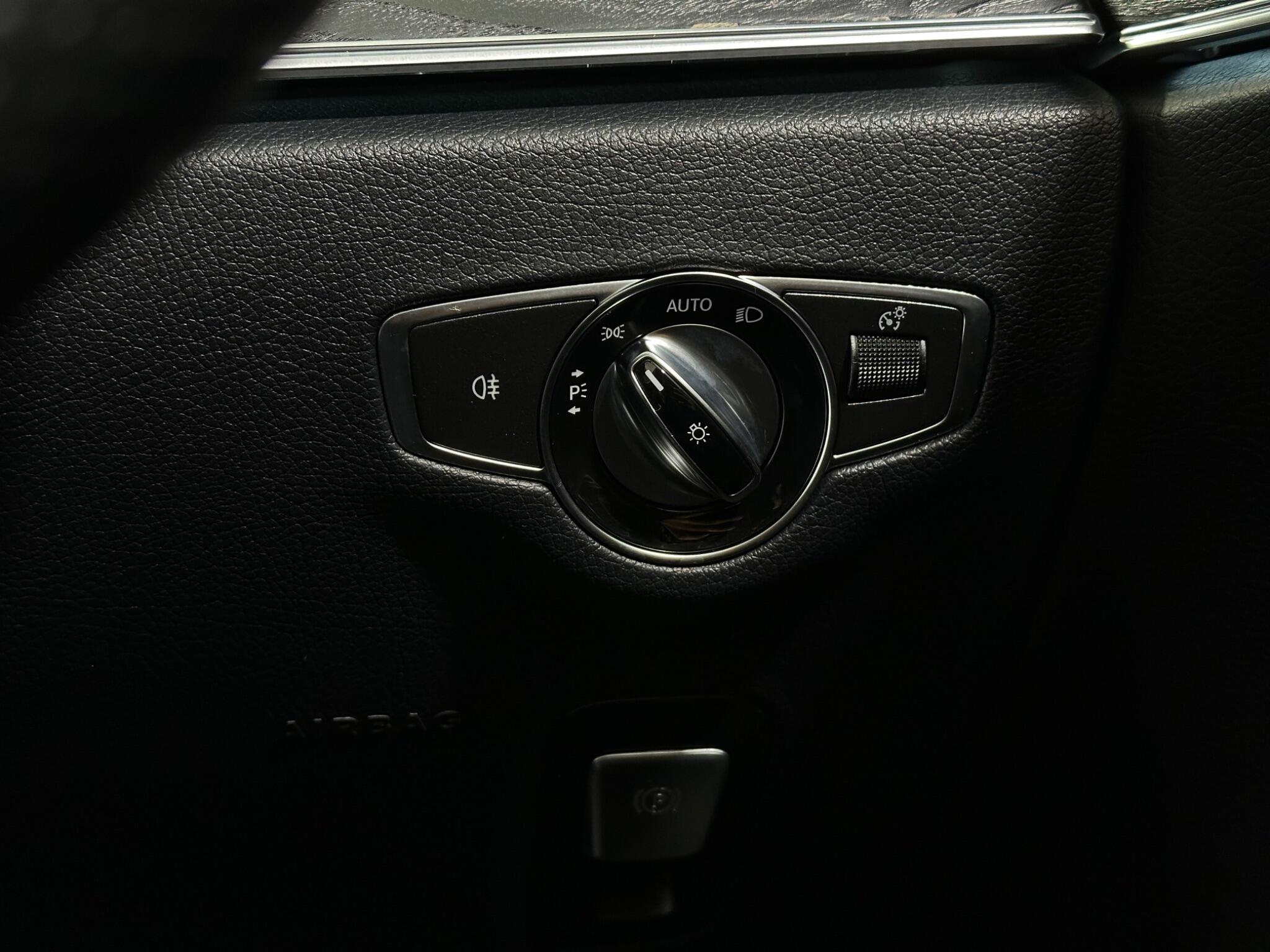 Mercedes-Benz E-Class view 17