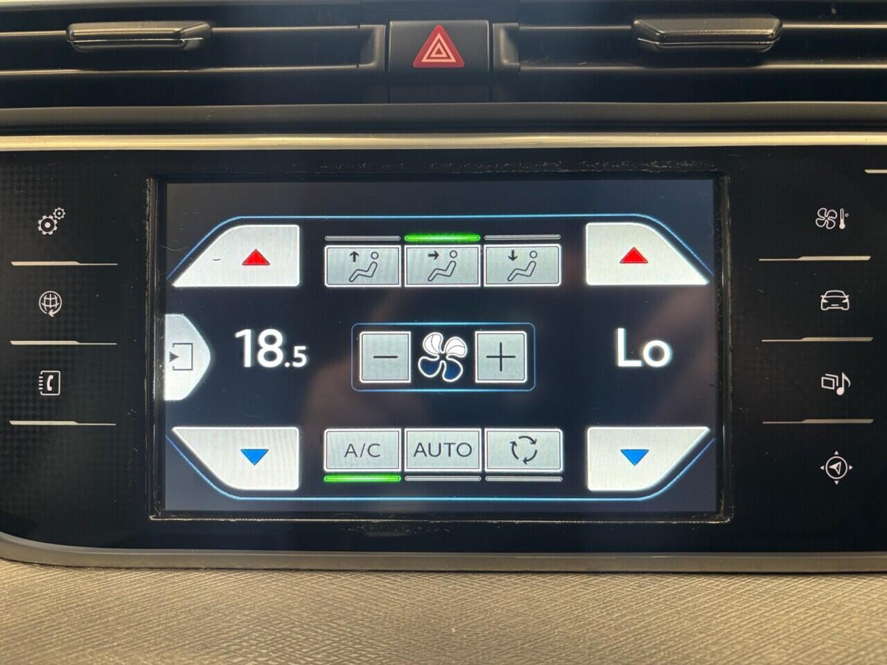 Citroen Grand C4 Picasso view 33