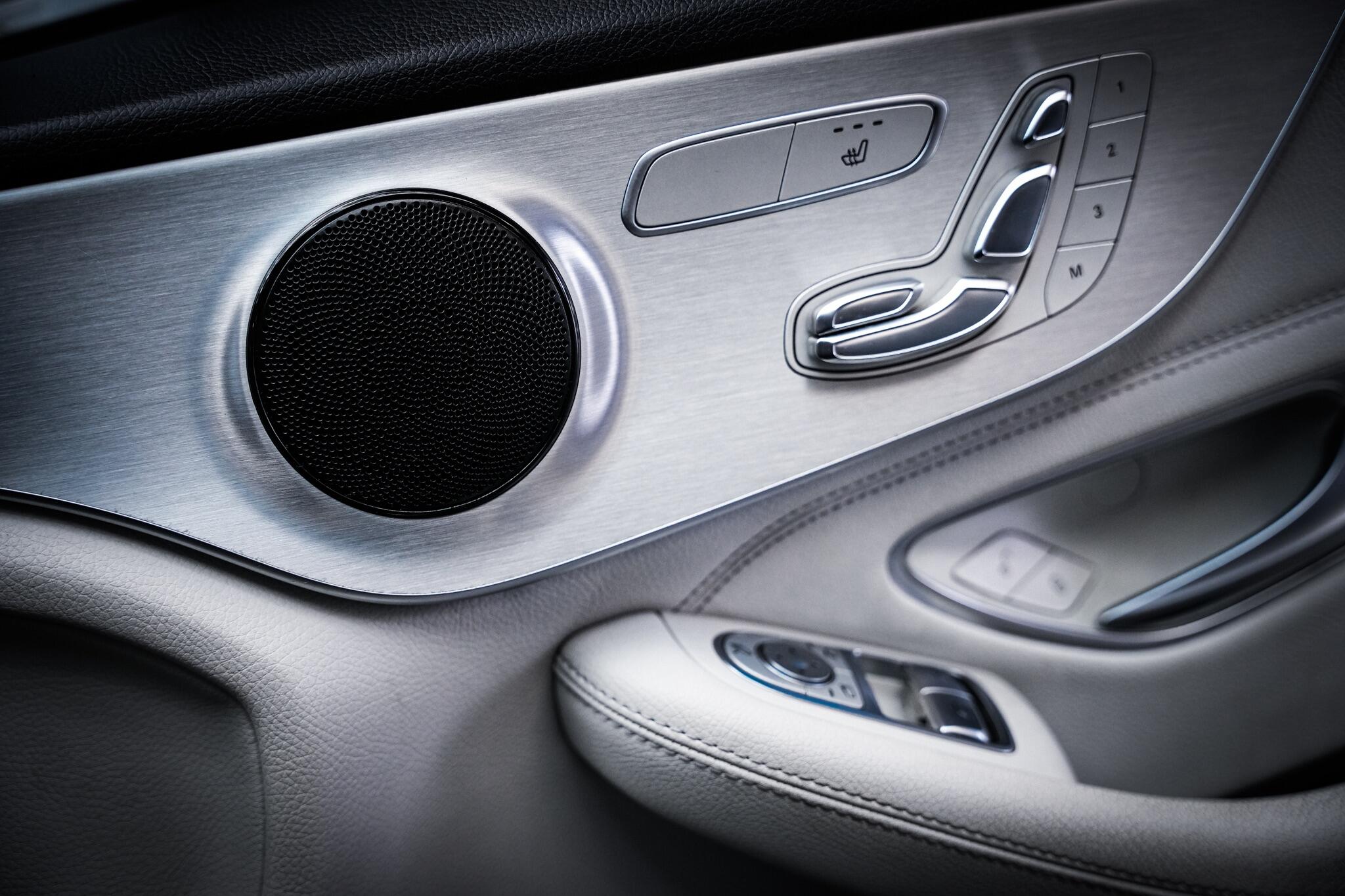 Mercedes-Benz C-Class view 50
