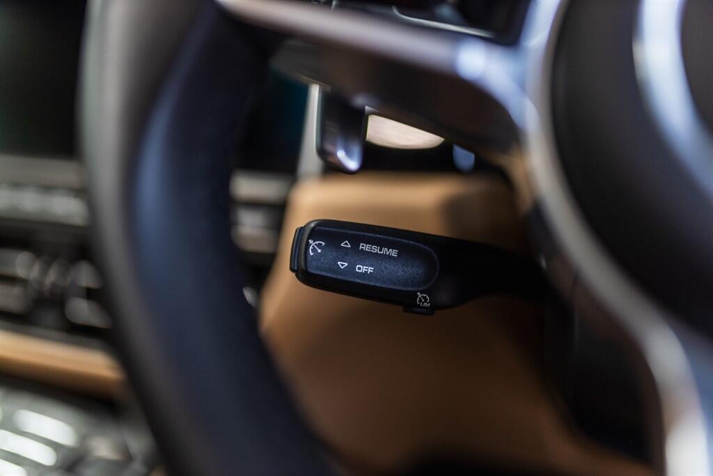 Porsche Macan view 29