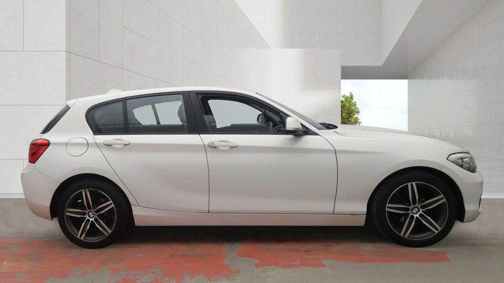 BMW 1 Series view 5