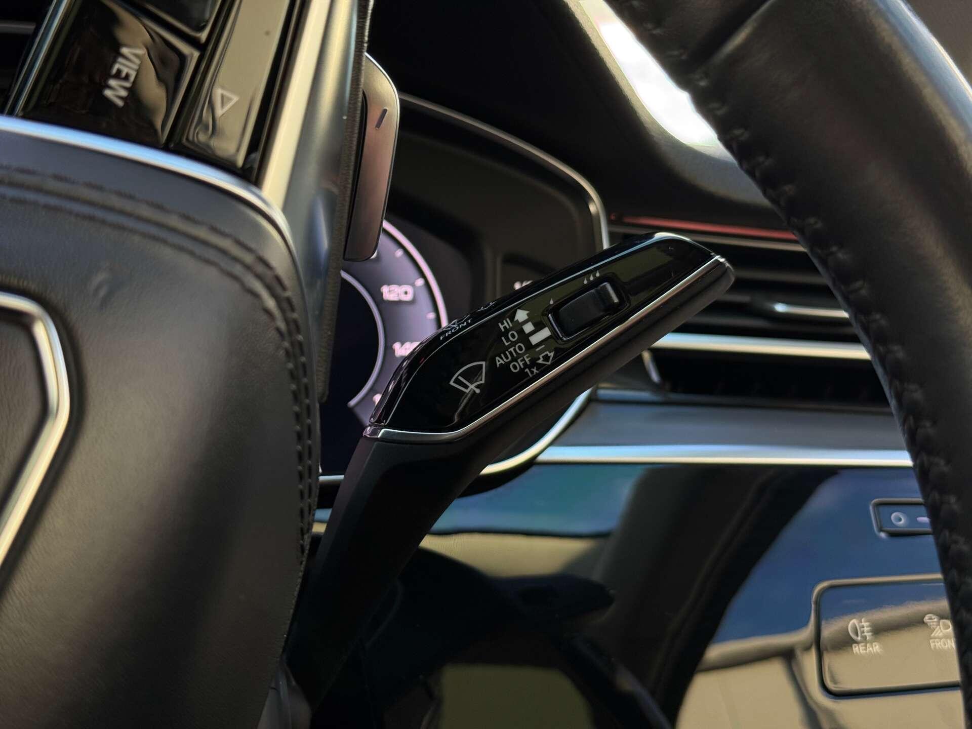 Audi A8 view 37