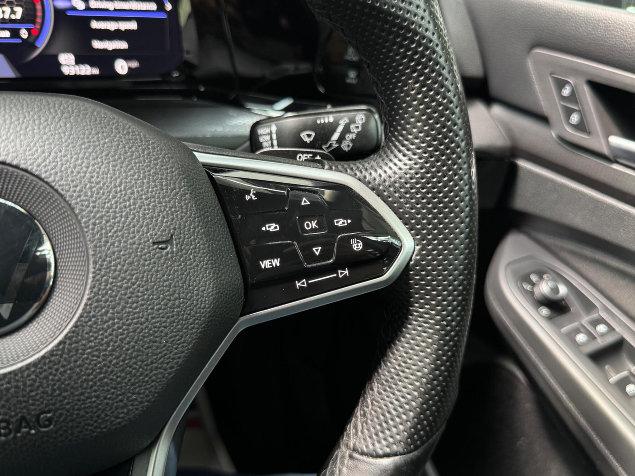 Volkswagen Golf view 30