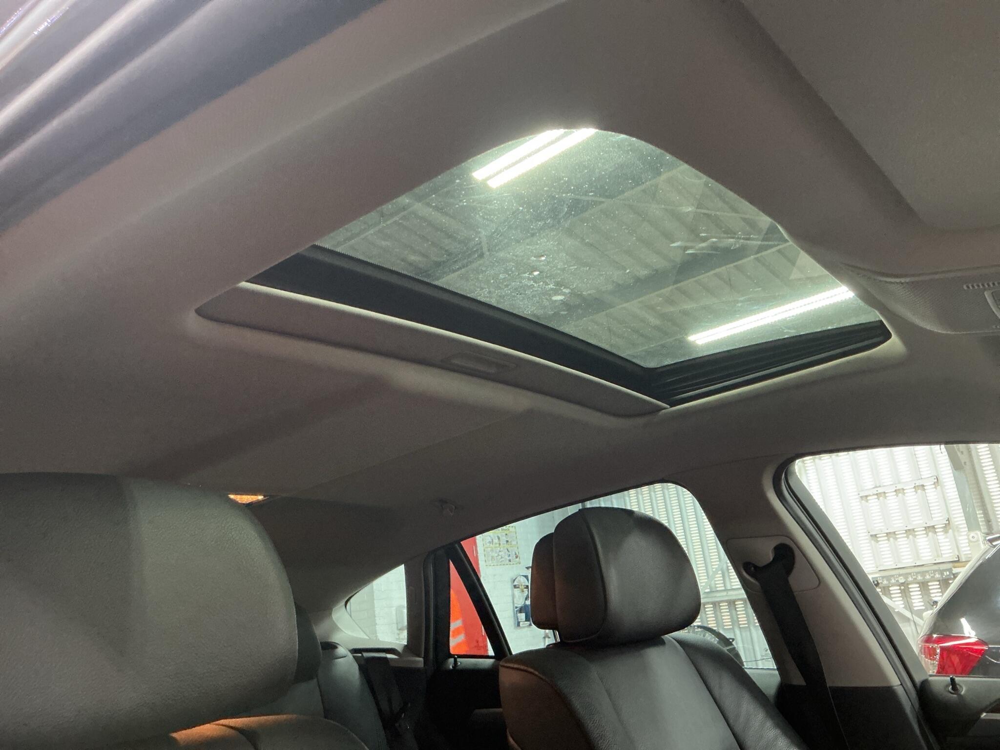BMW X6 view 8