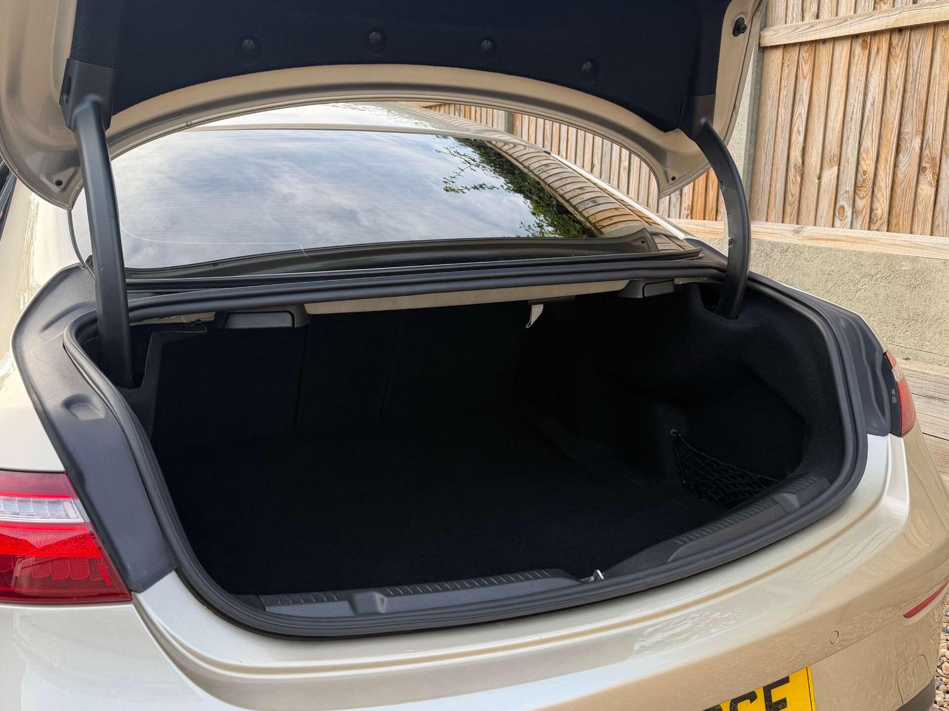 Mercedes-Benz E-Class view 10