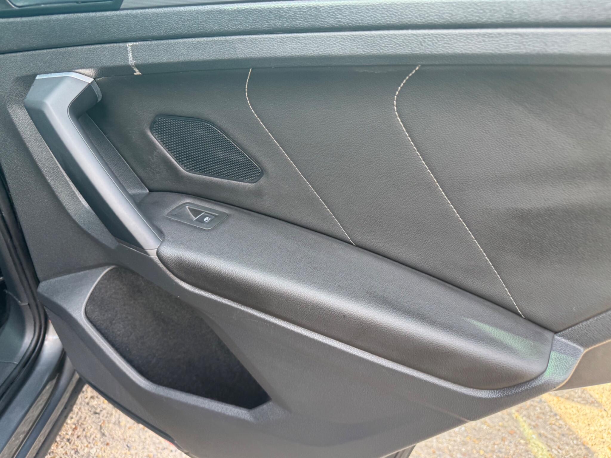 Volkswagen Tiguan view 33