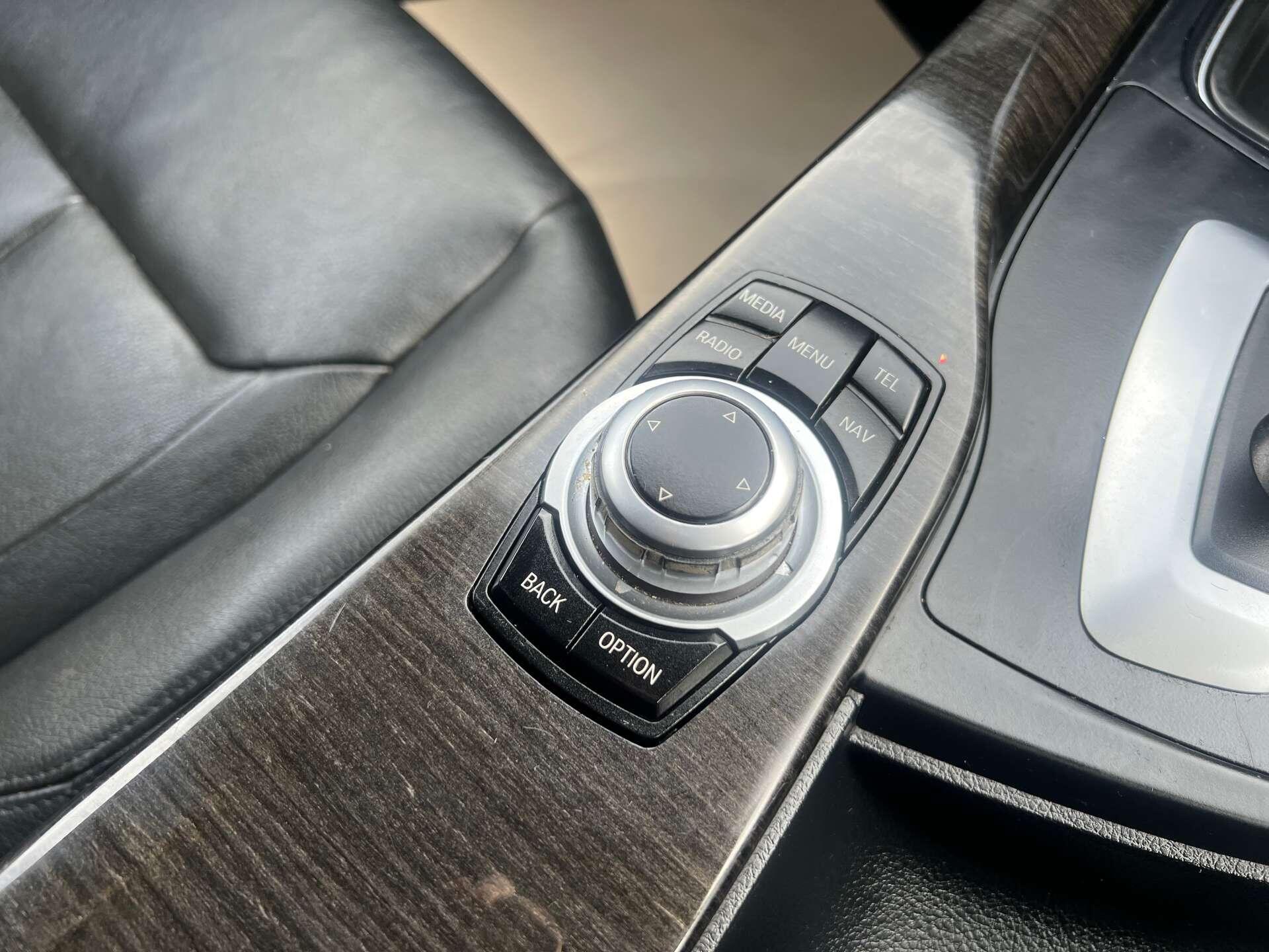 BMW 3 Series view 29