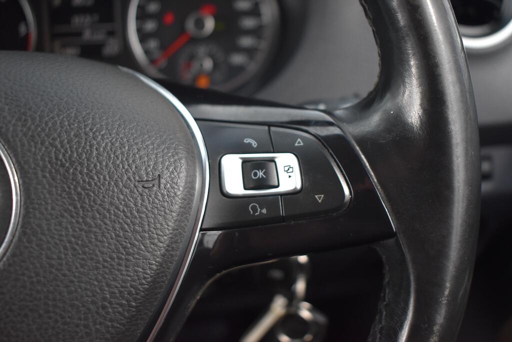 Volkswagen Amarok view 38