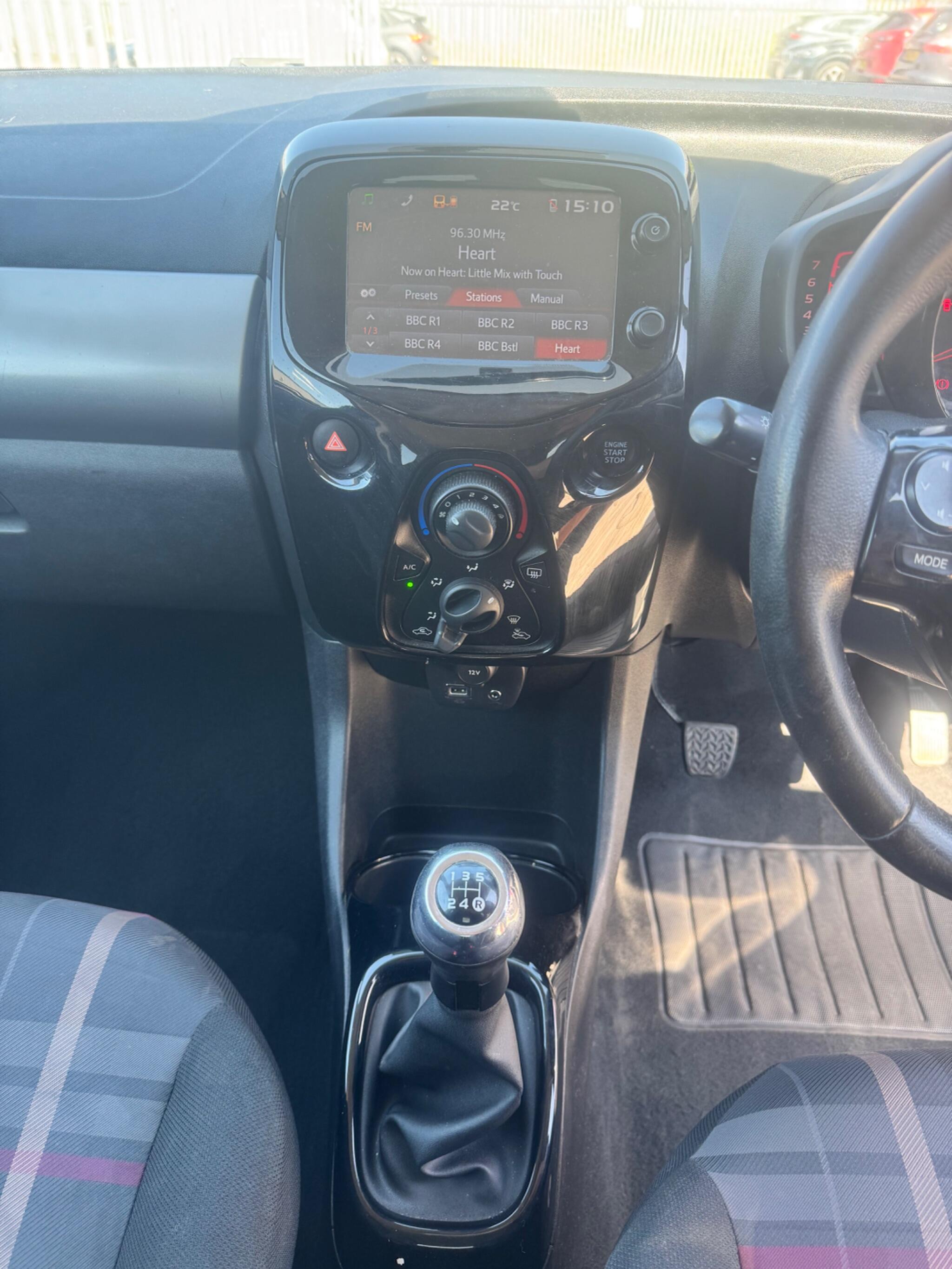 Peugeot 108 view 21