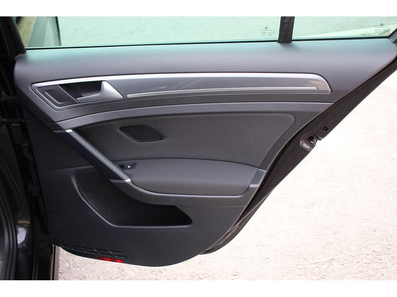 Volkswagen Golf view 37