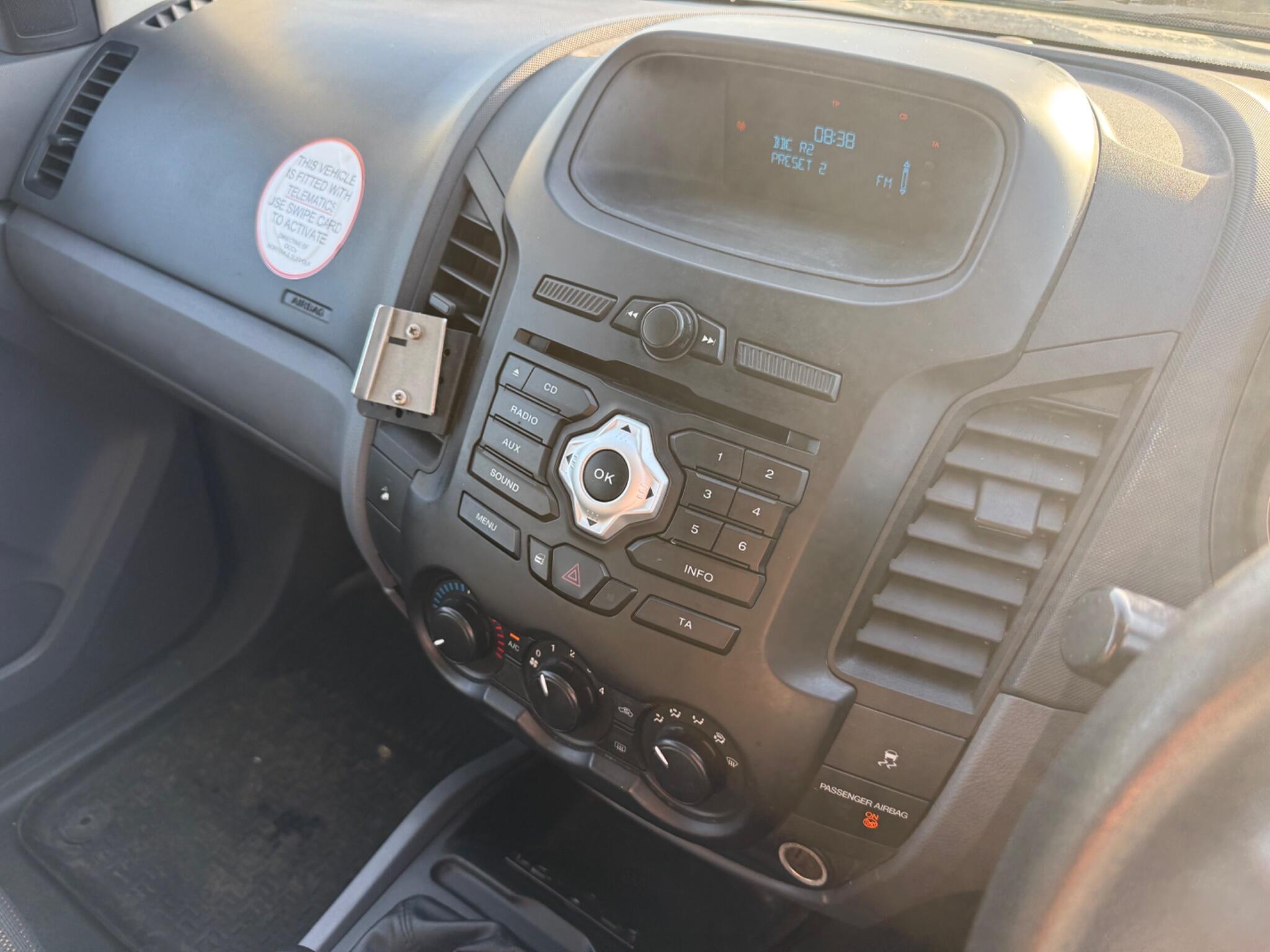 Ford Ranger 2.2 TDCi XL Super Cab Pickup 4WD Euro 5 4dr — photo 35 of 98