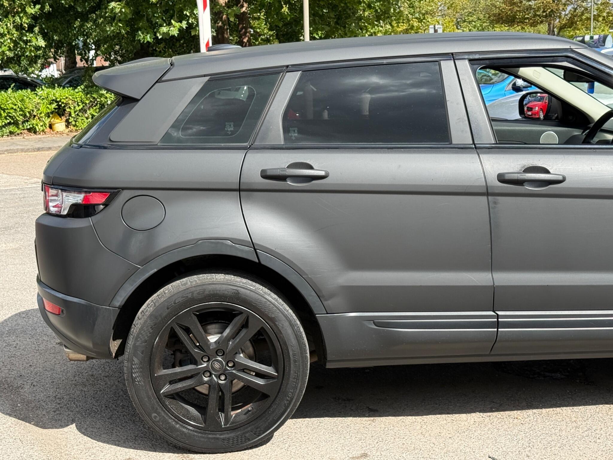 Land Rover Range Rover Evoque - Image 21