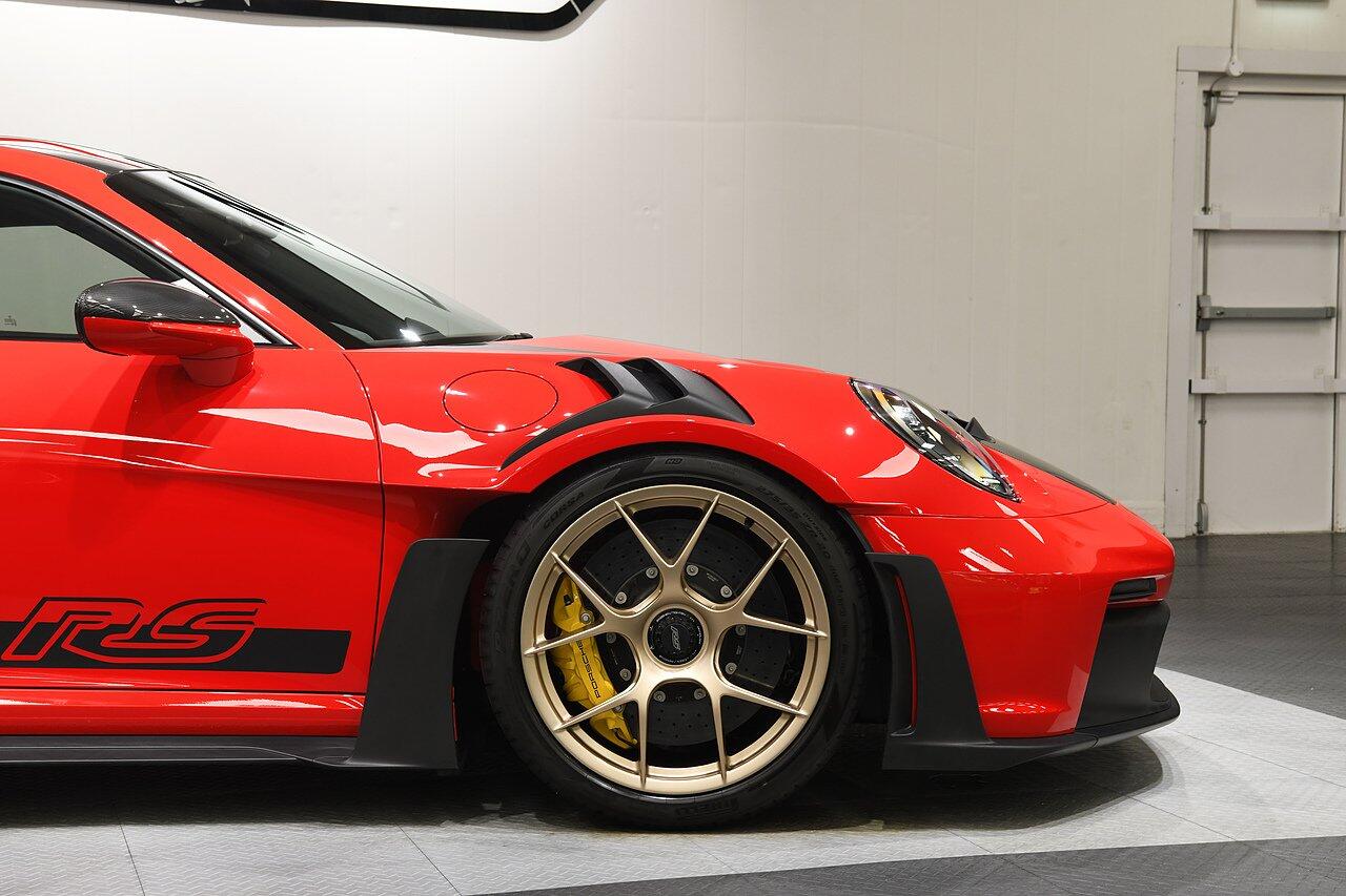 Porsche 911 view 41