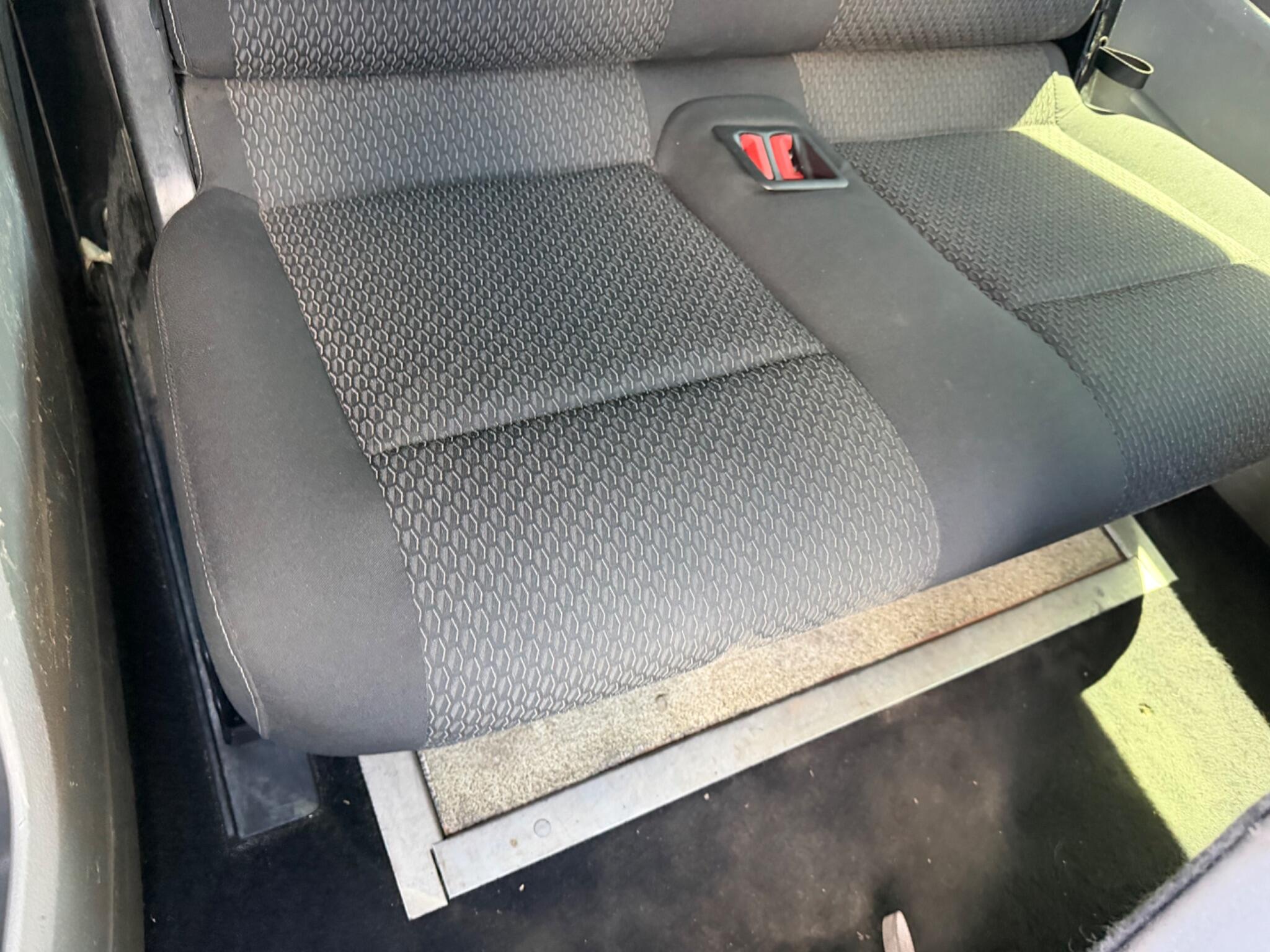 Volkswagen Caddy Maxi Life view 21