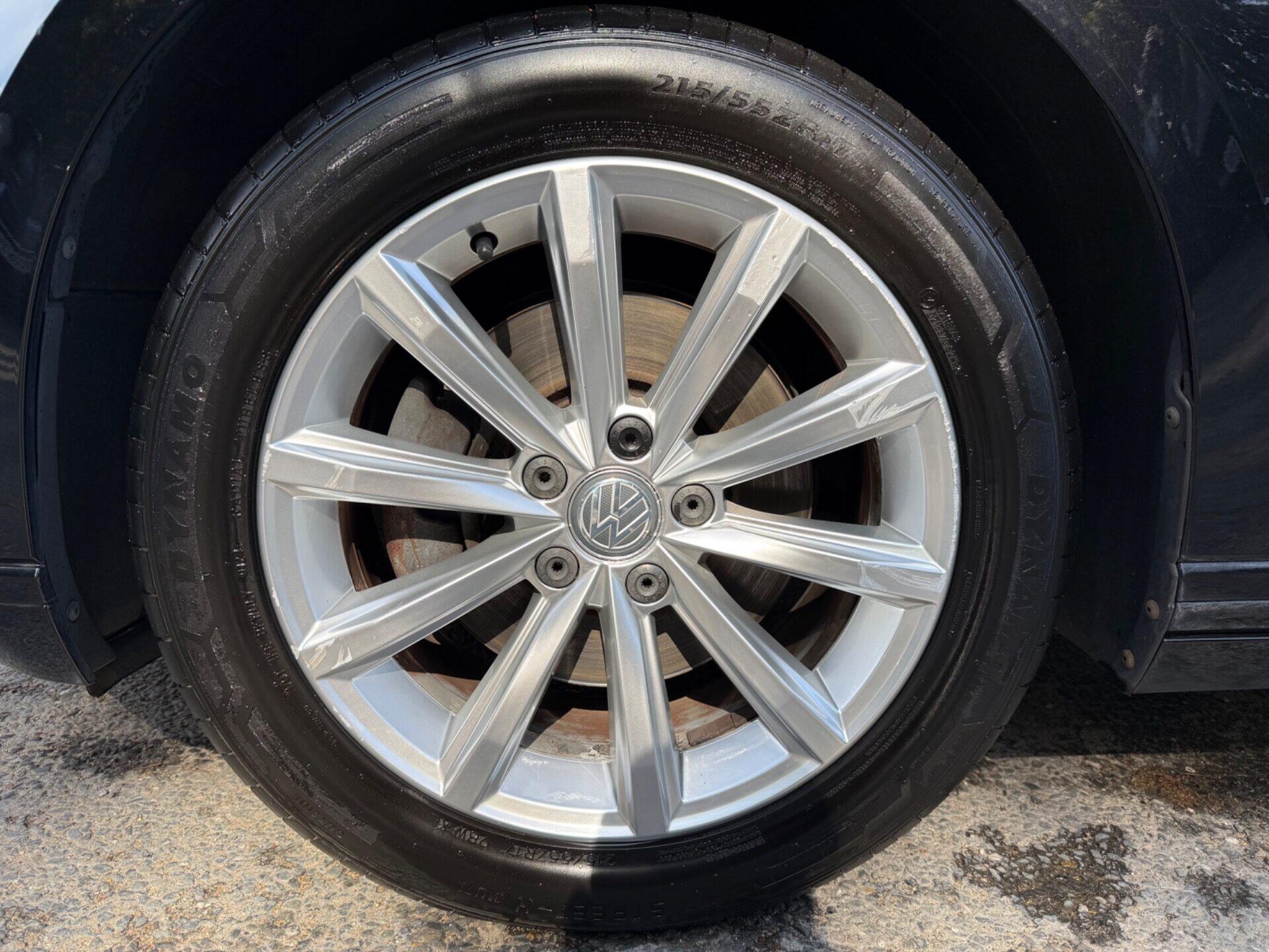 Volkswagen Passat view 55