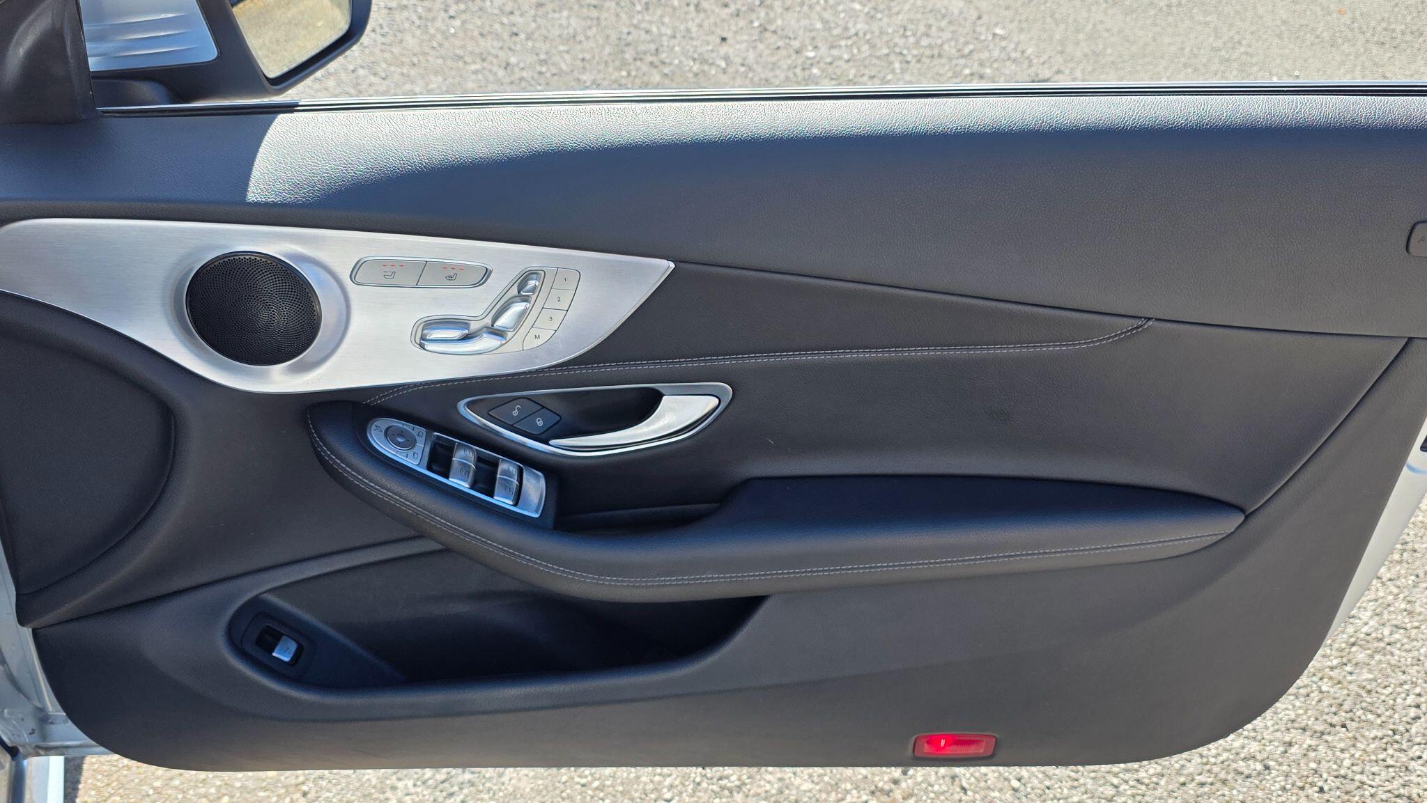 Mercedes-Benz C Class view 19