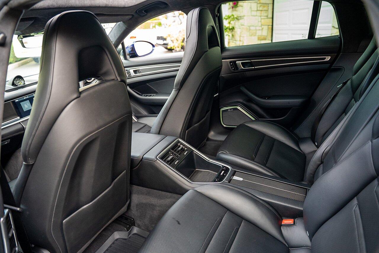 Porsche Panamera view 74