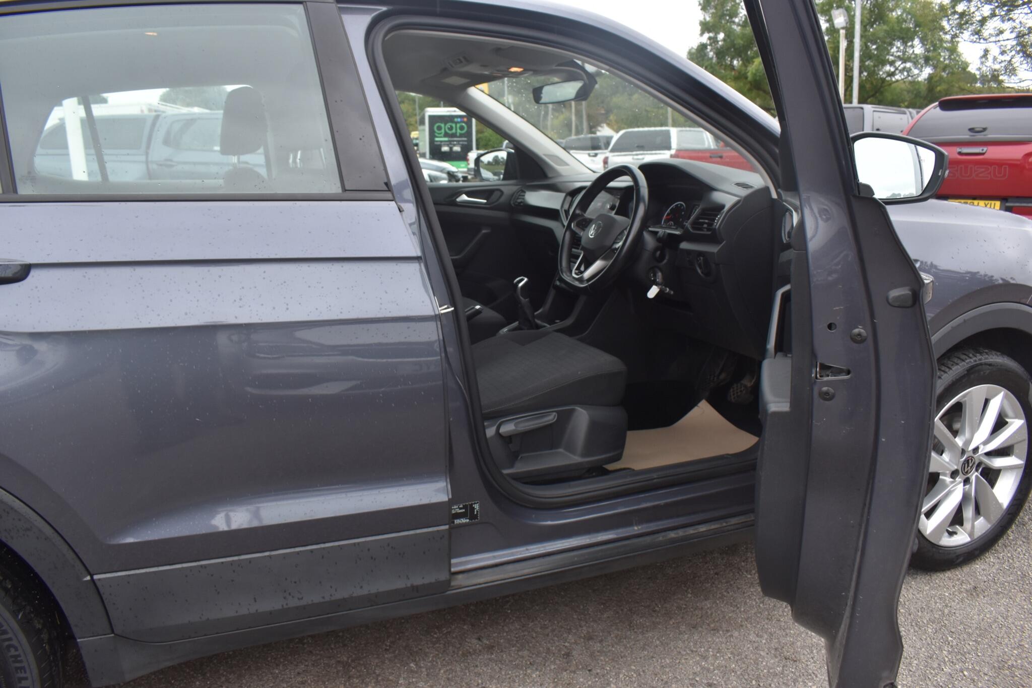 T-Cross - 1.0 TSI SE Euro 6 (s/s) 5dr - Image 5