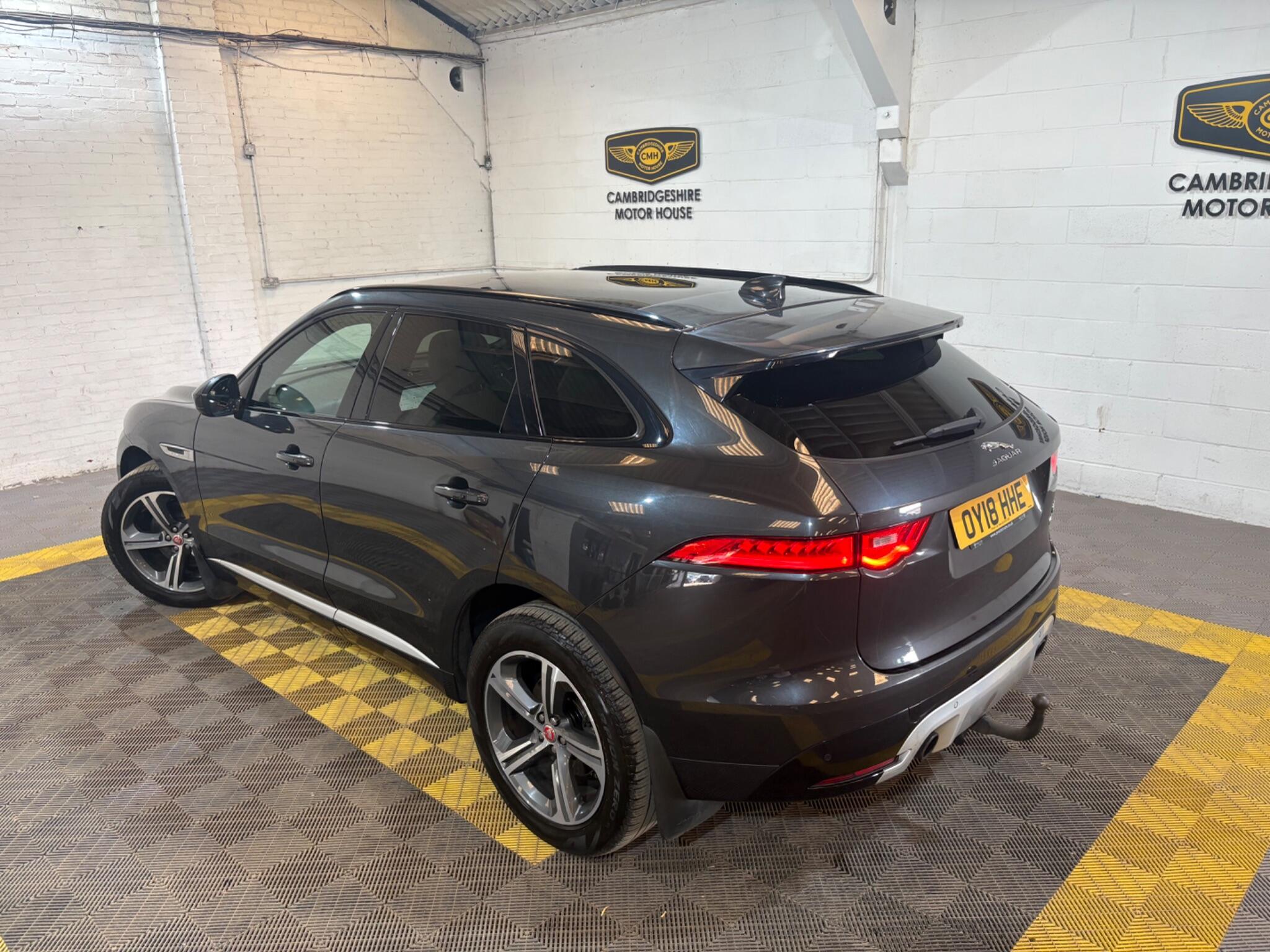 Jaguar F-Pace view 4