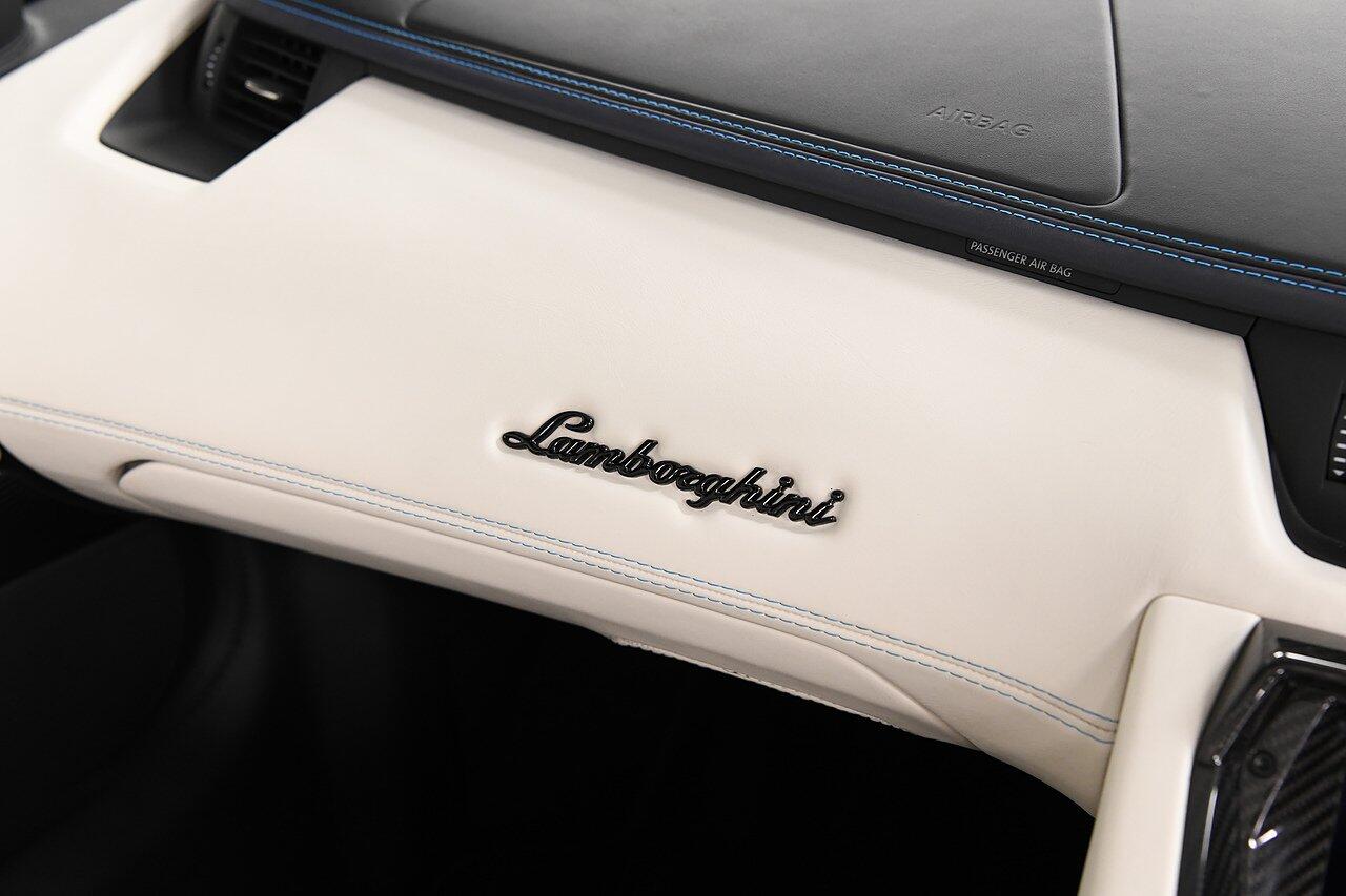 Lamborghini Aventador view 17