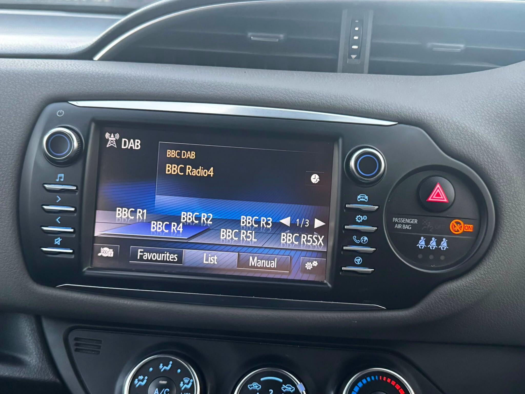 Toyota Yaris view 24