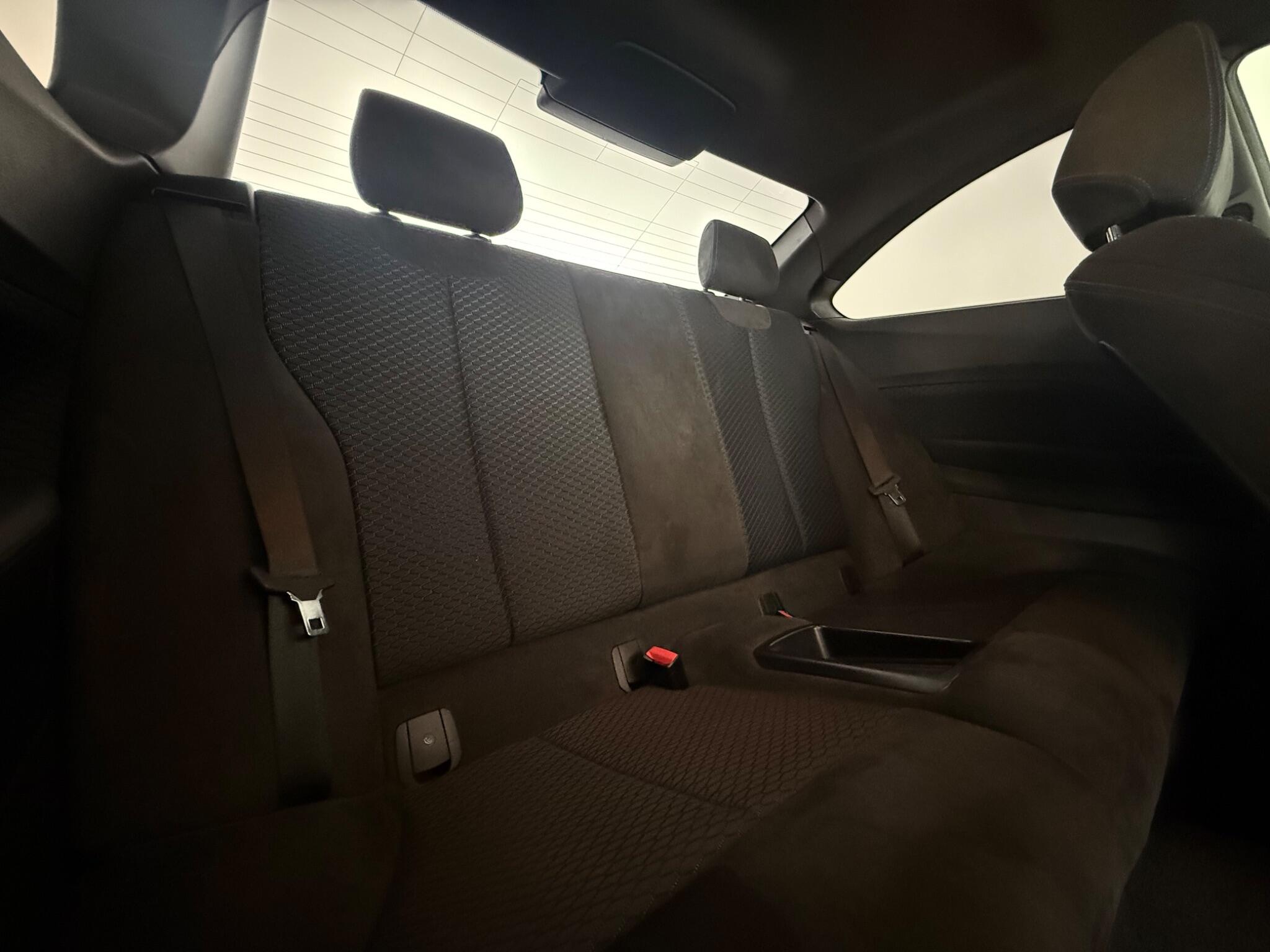 BMW 2 Series view 28